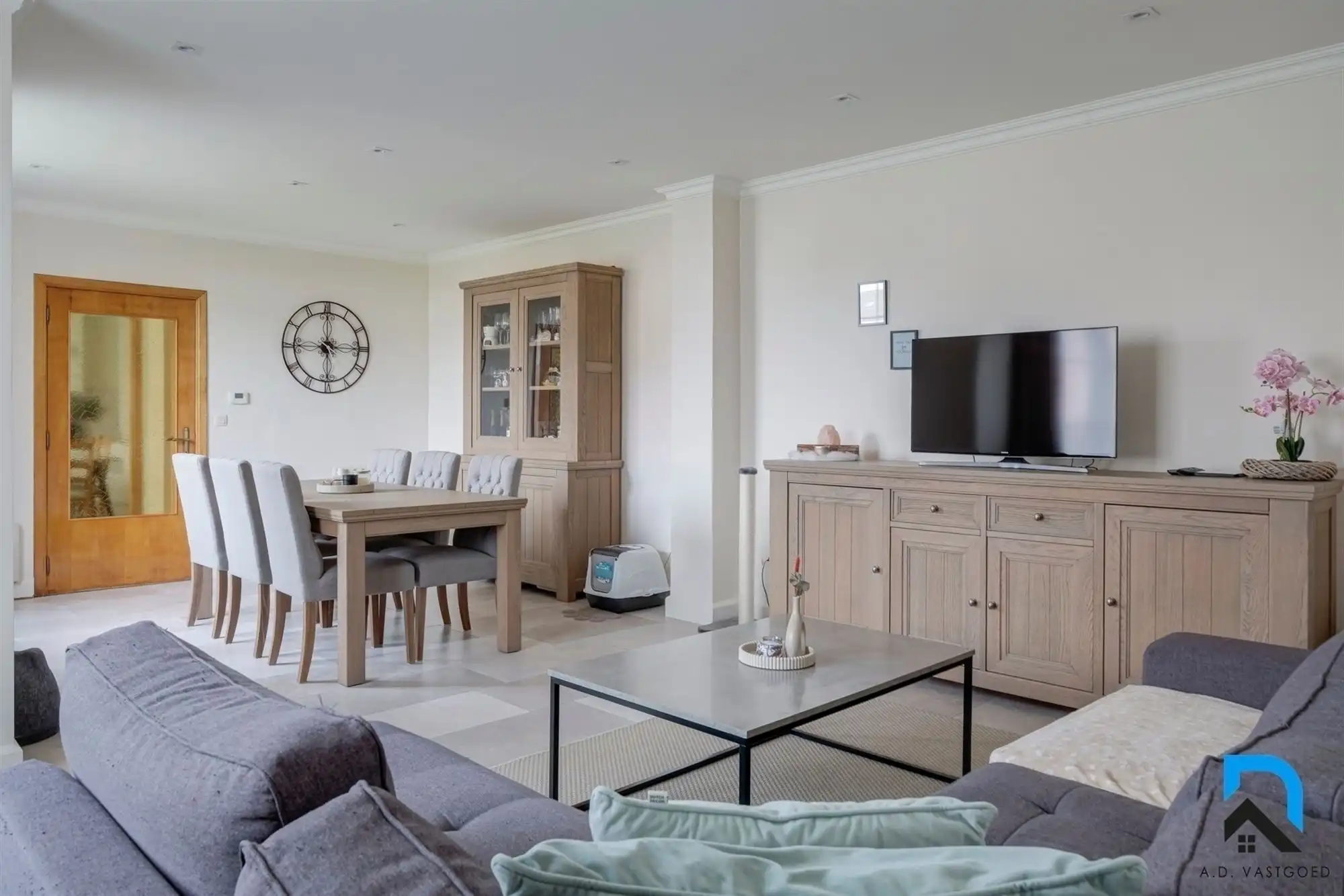 Gerenoveerde woning op toplocatie foto 2