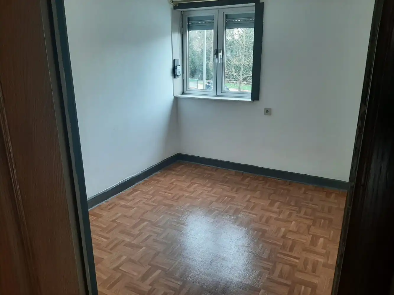 op te knappen appartement met 3 slaapkamers en overdekt terras in Genk foto 19