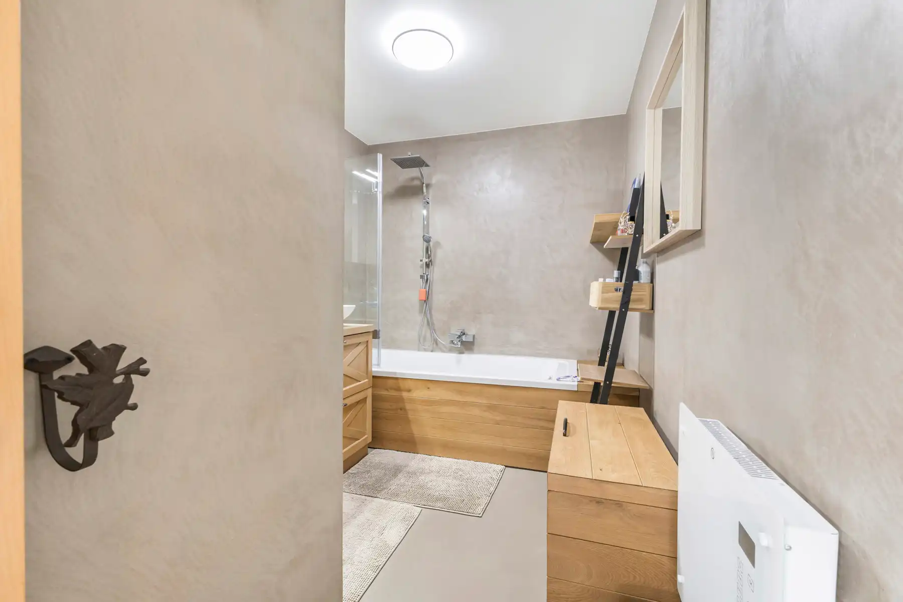 Appartement met 2 slaapkamers, 2 autostaanplaatsen en balkon foto 15