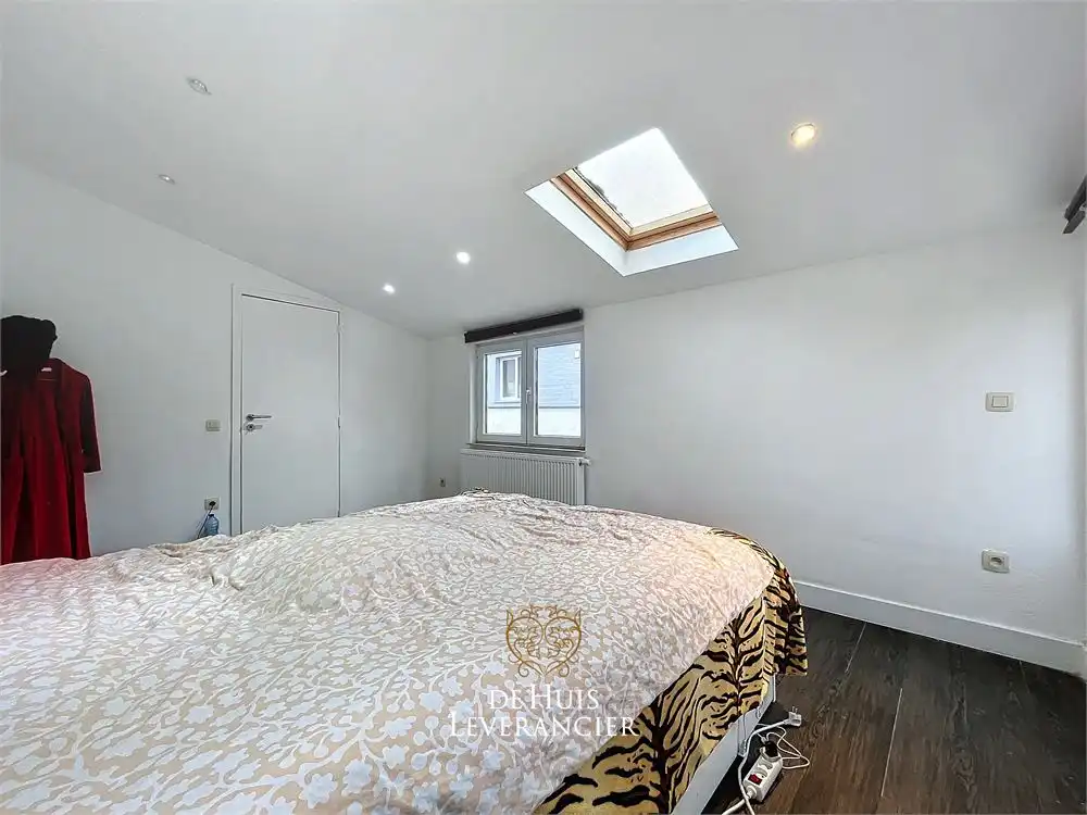 RUIME woning te koop (8 slpks, 2 badk) die ook perfect als tweewoonst kan dienen foto 44