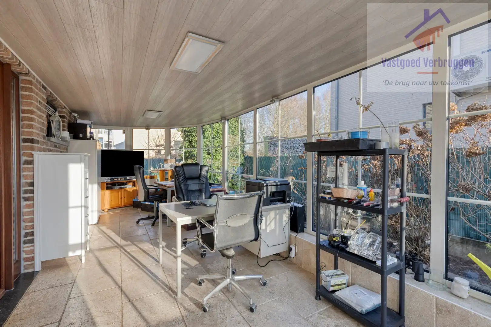 Open bebouwing met 4 slaapkamers en ruime tuin foto 8