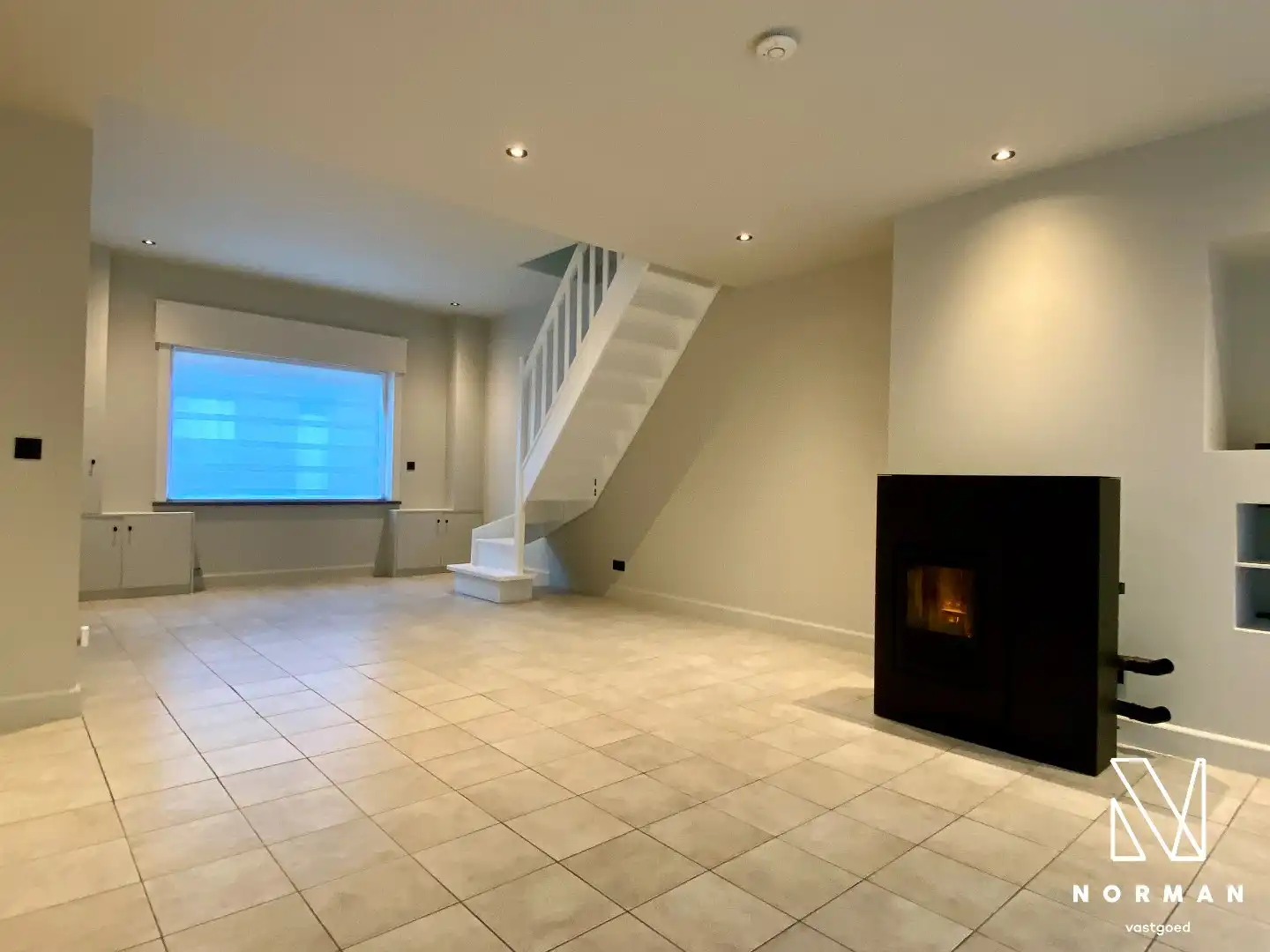 Ruime woning met drie slaapkamers te huur in Aalbeke foto 11