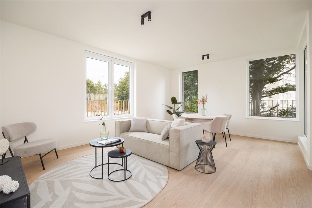 lichtrijk nieuwbouwappartement met terras foto 2