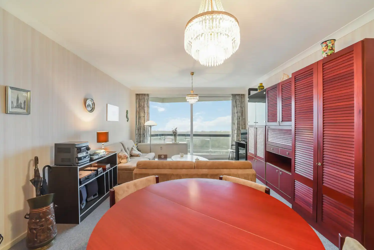 Instapklare studio met frontaal zeezicht foto 5