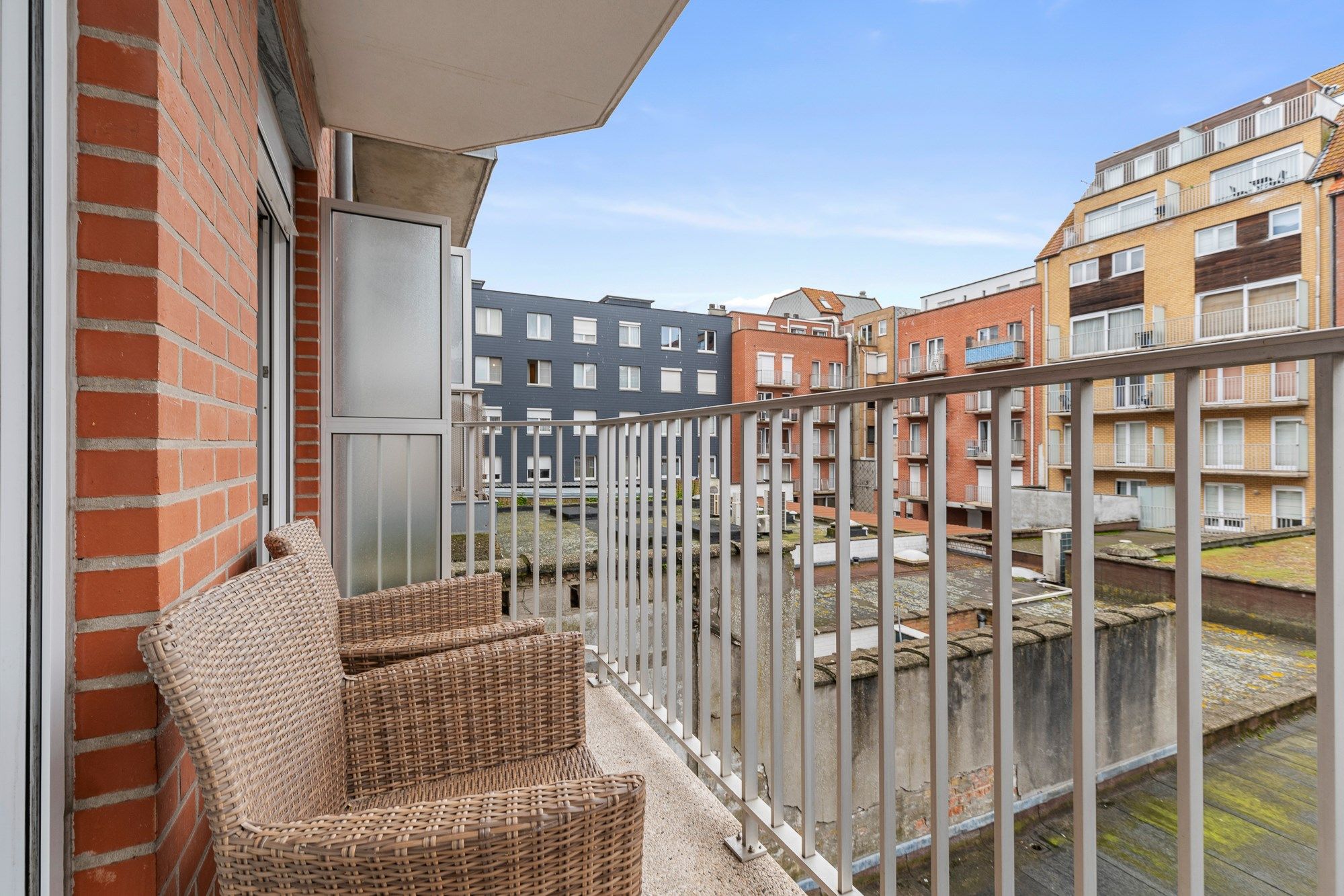 Instapklaar appartement met 2 slaapkamers gelegen in het centrum van Knokke.  foto 17