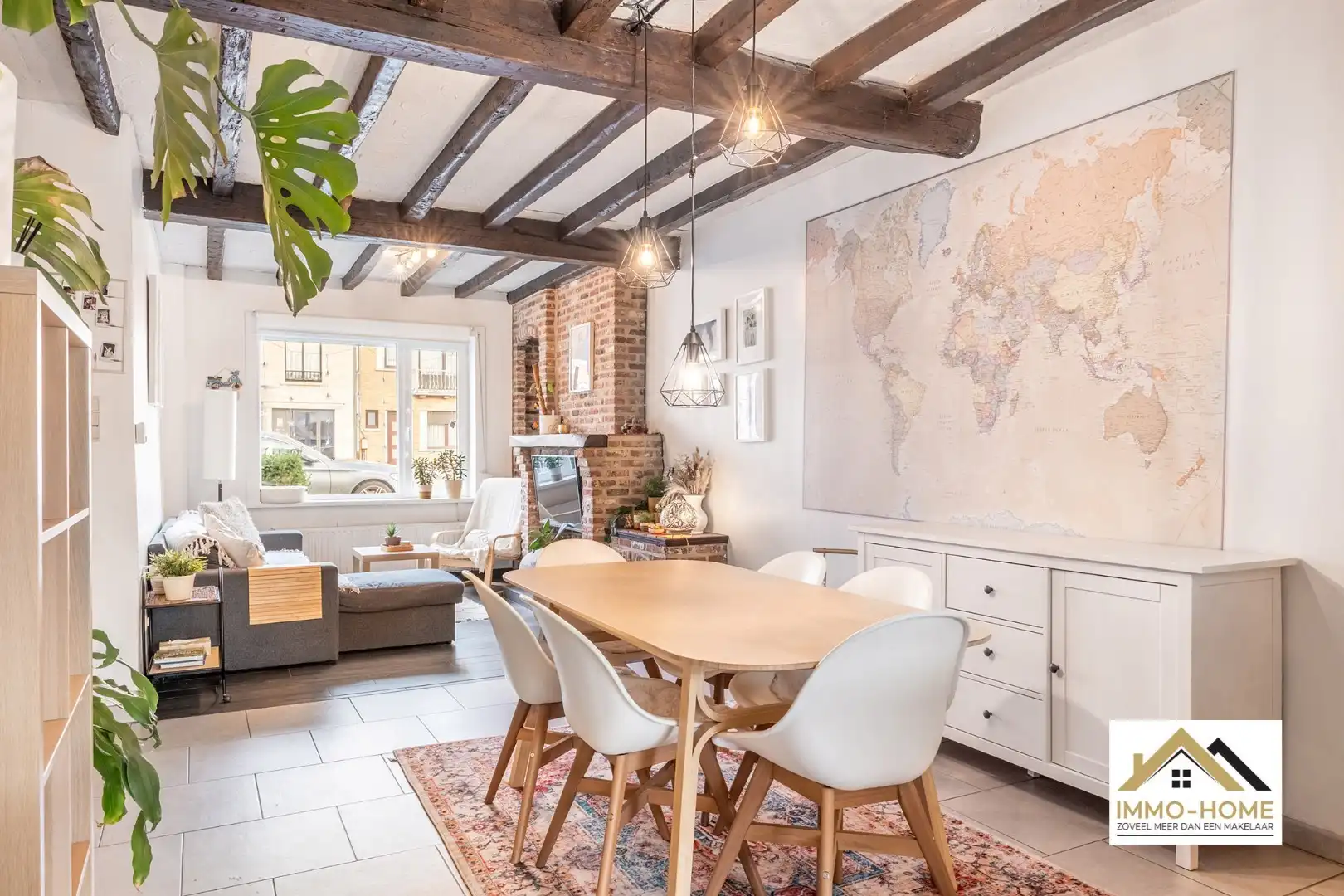 Lichtrijke halfopen bebouwing op toplocatie foto 2