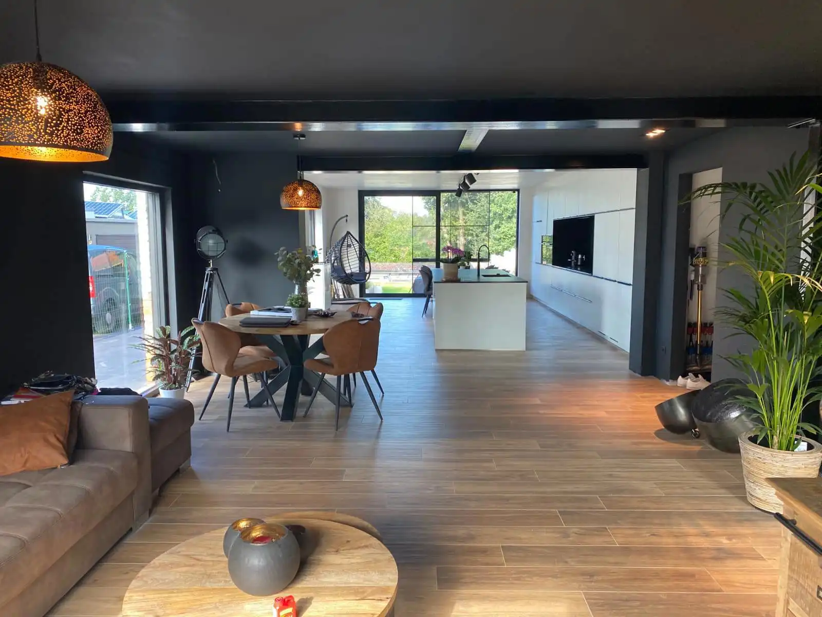 Gerenoveerde woning met riante leefkeuken, 3 slaapkamers, garage en gezellige tuin in rustige buurt foto 4