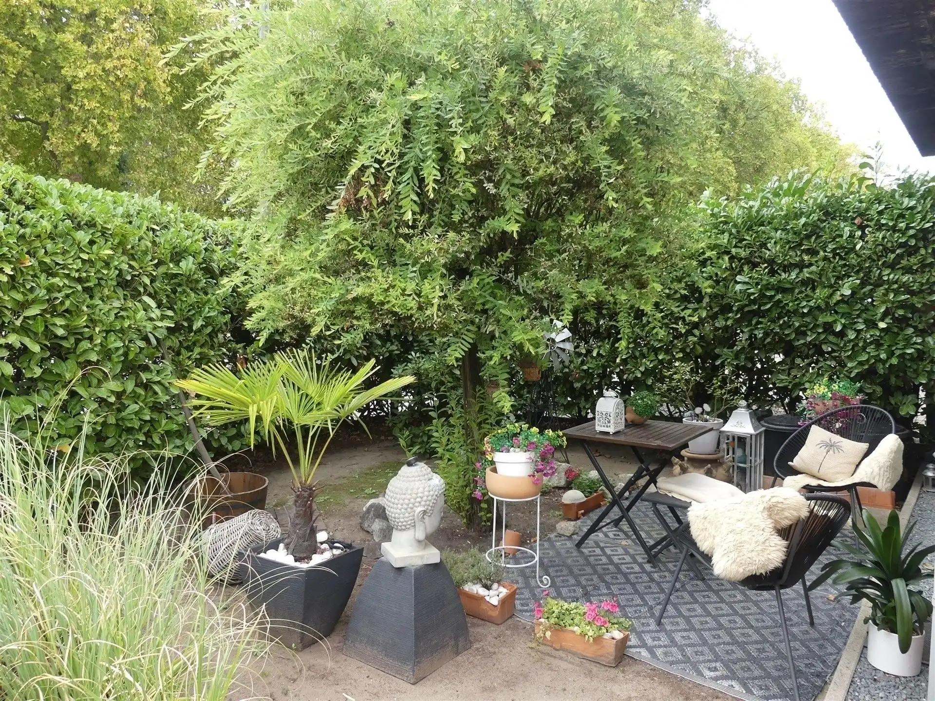 Stijlvol appartement met 2 slaapkamers en grote tuin! foto 12