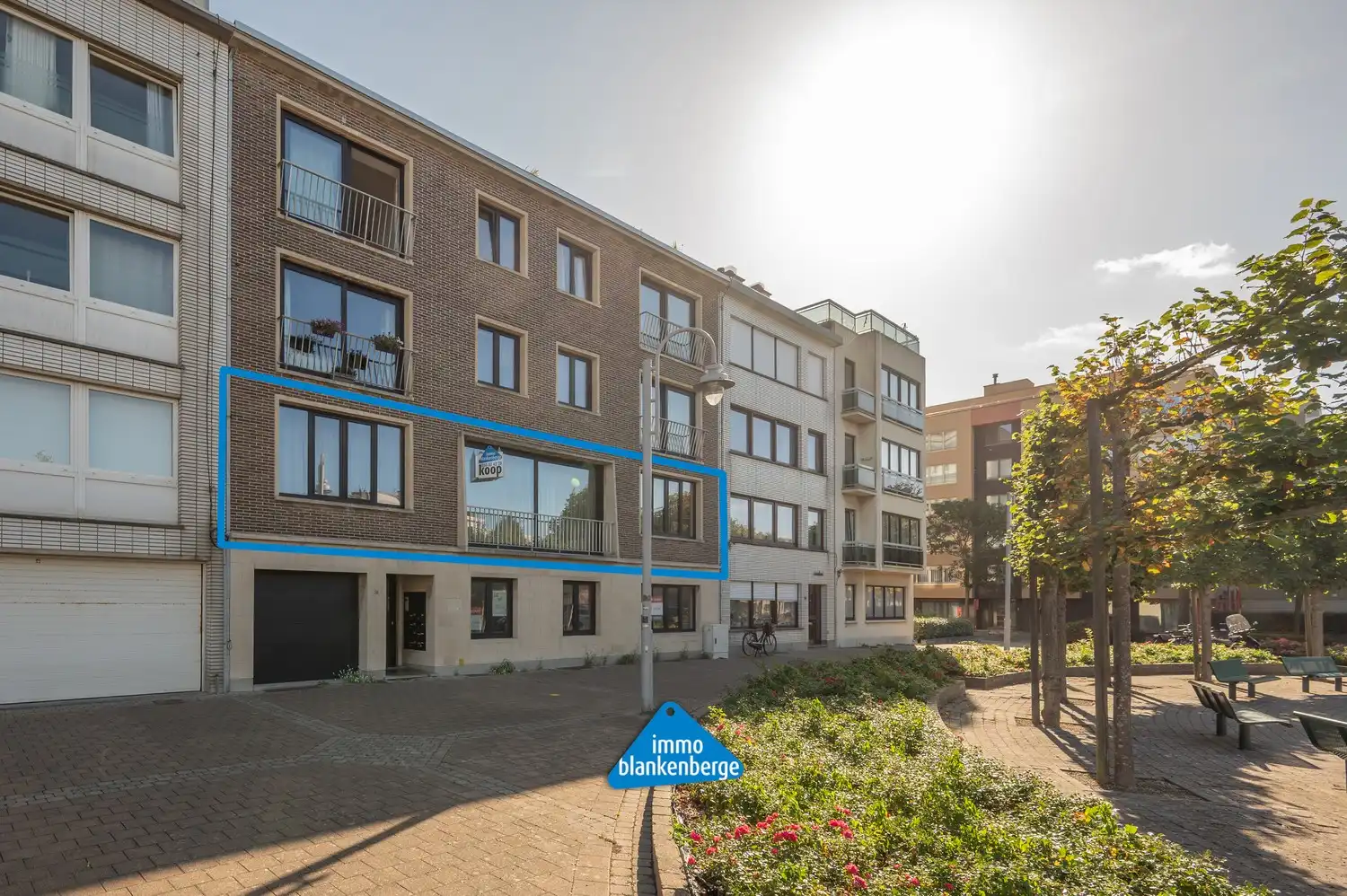 Zeer Ruim en Stijlvol gerenoveerd appartement van 232m² op een toplocatie vlak bij het strand. foto 2