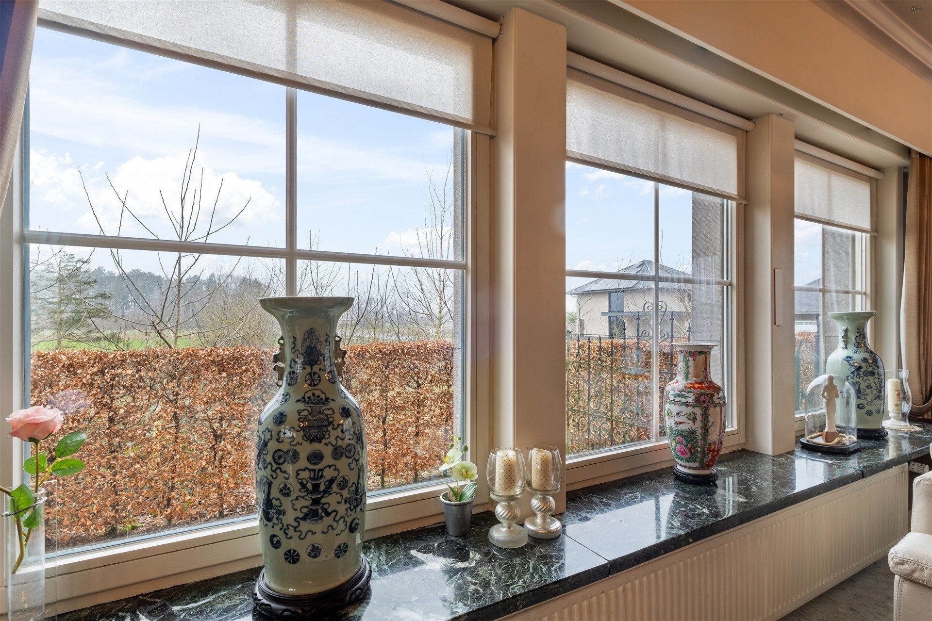 Open bebouwing met uitzicht over weides op 1.034m² grond foto 11