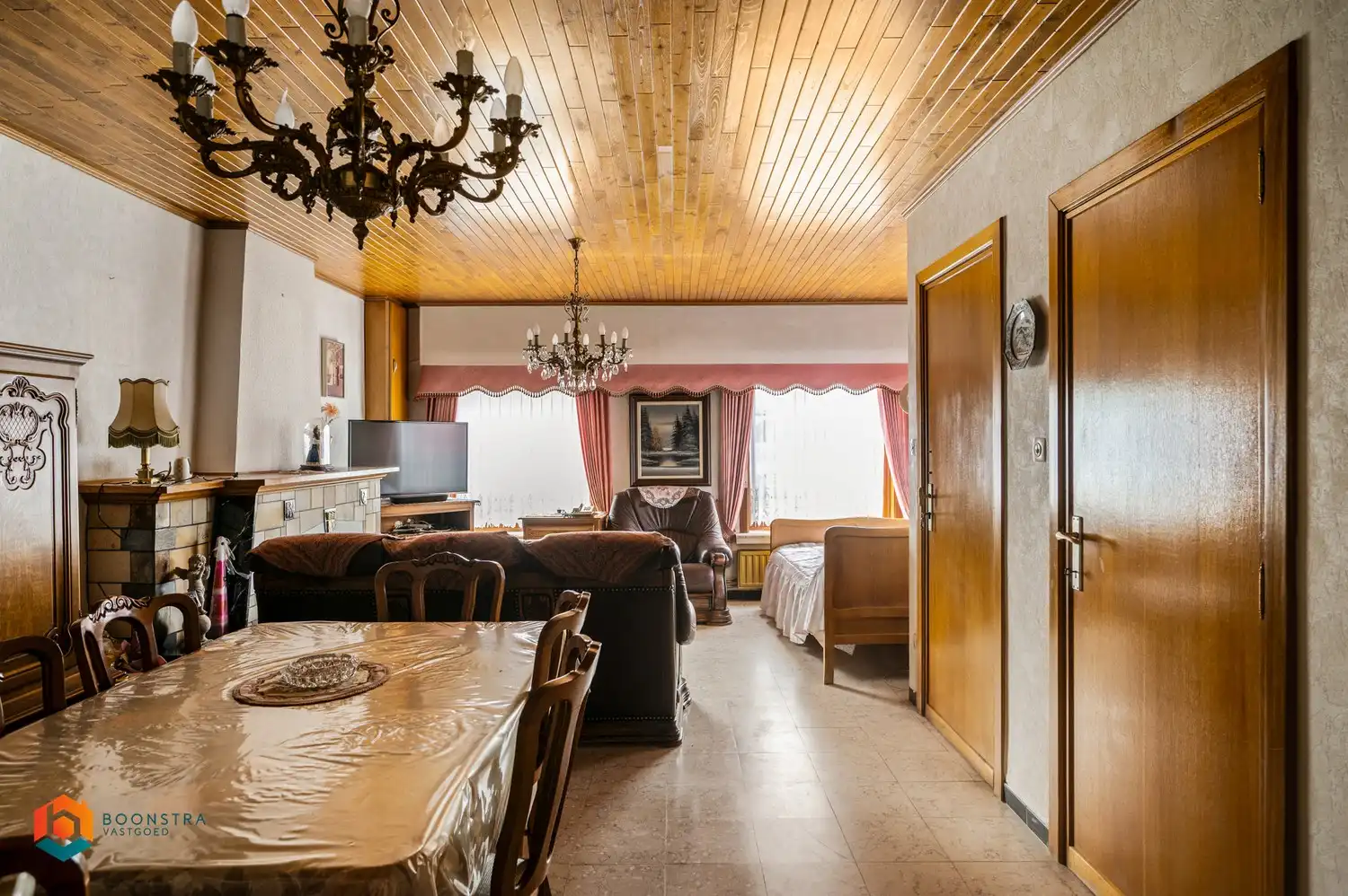 Te renoveren woning op toplocatie te Putte foto 2