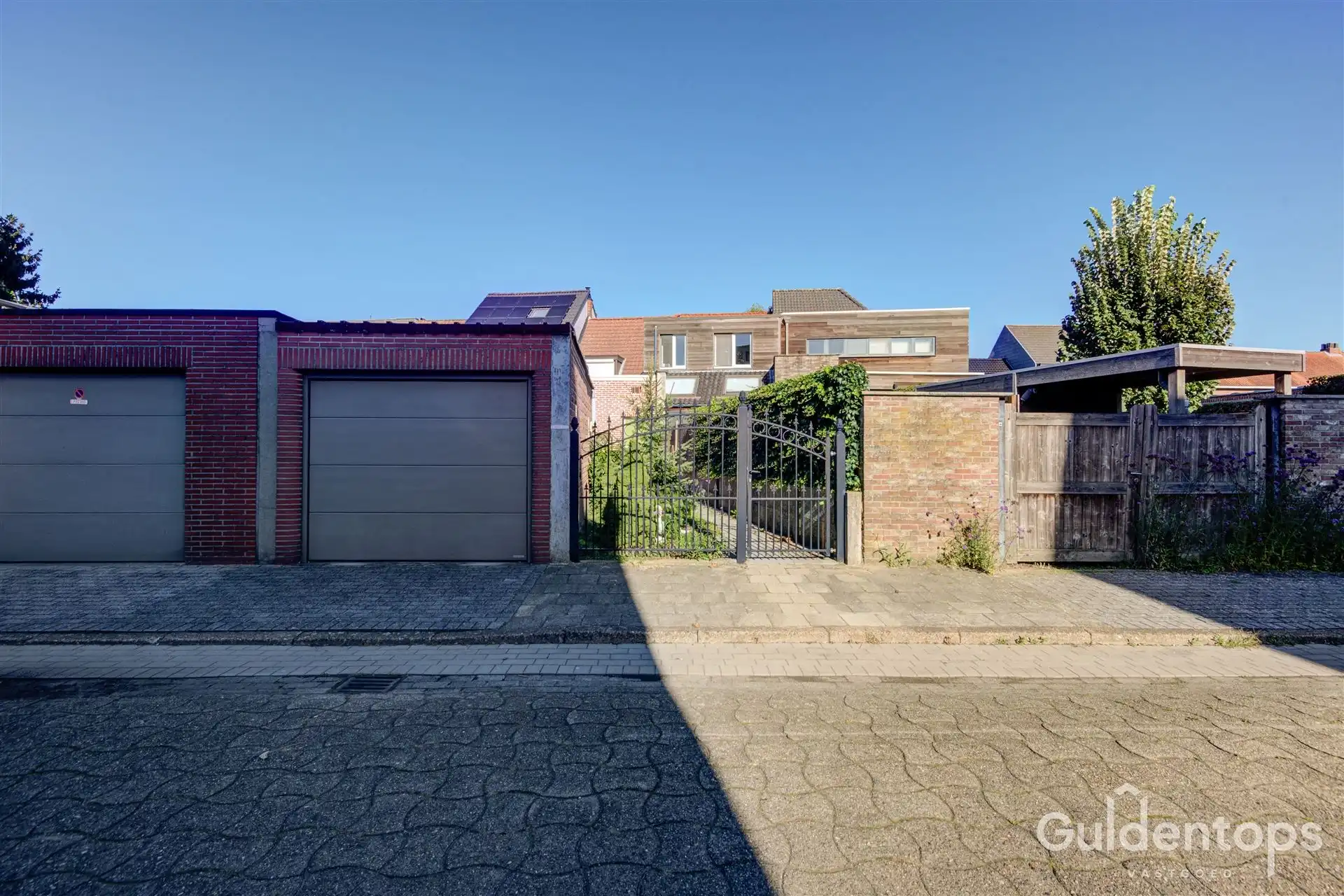 Zeer goed gelegen rijwoning foto 3