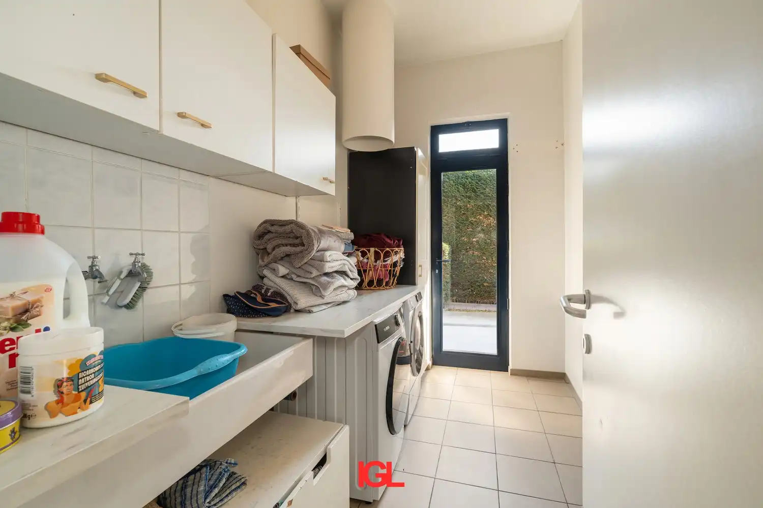Luxueuze villa in residentiële wijk te huur foto 19