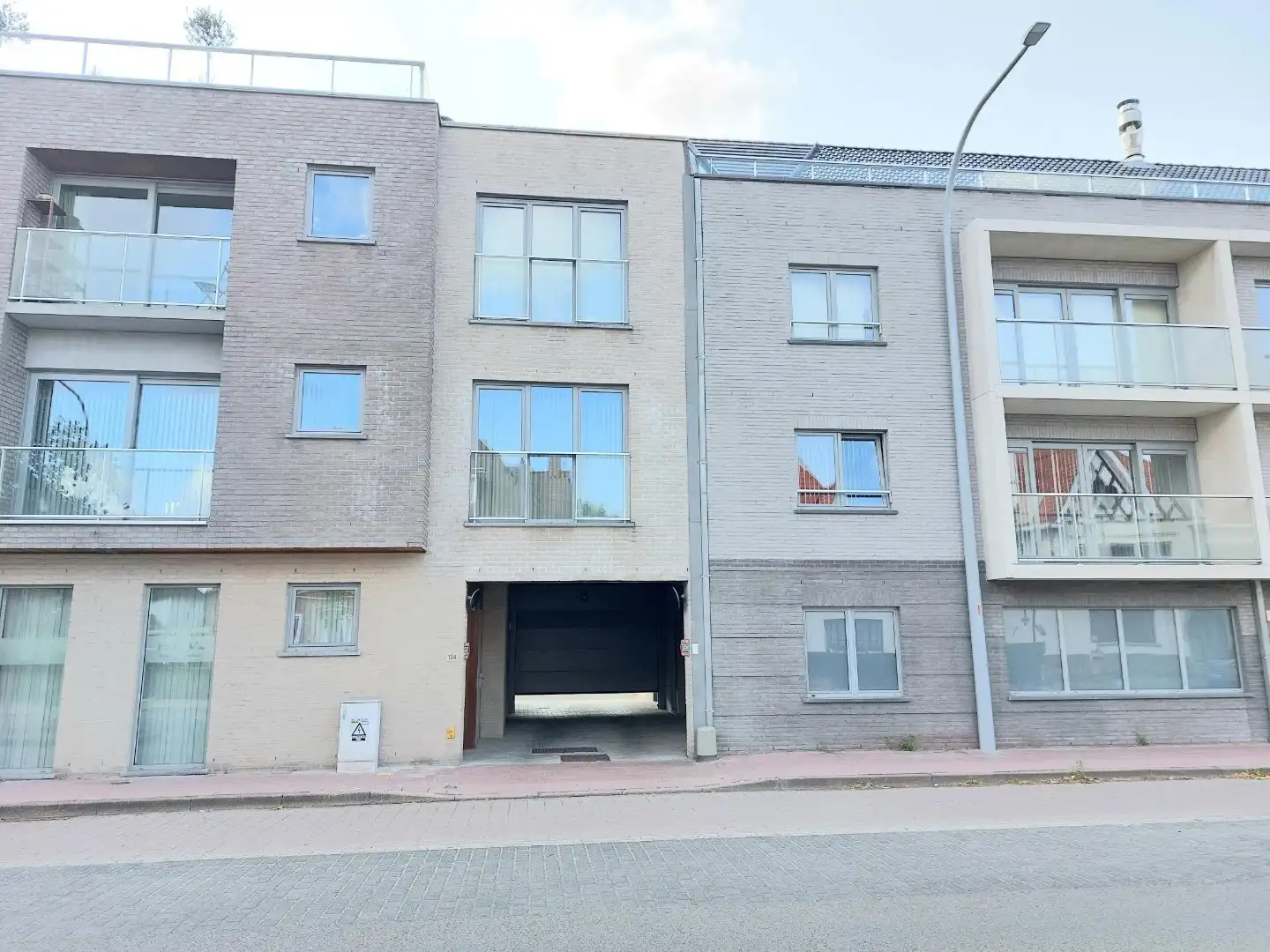 Parkeerplaats te huur Torhoutse Steenweg 124 - - 8200 Sint-Andries