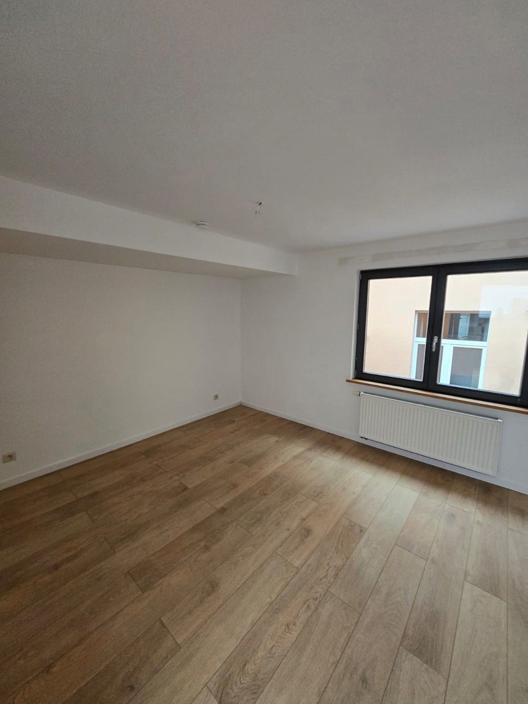 Ruim appartement van 139 m² met tuin  foto 4