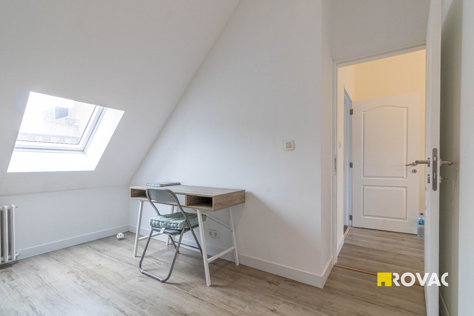 Verrassend ruime woning in centrum Izegem met 4 slaapkamers en tuin foto 21