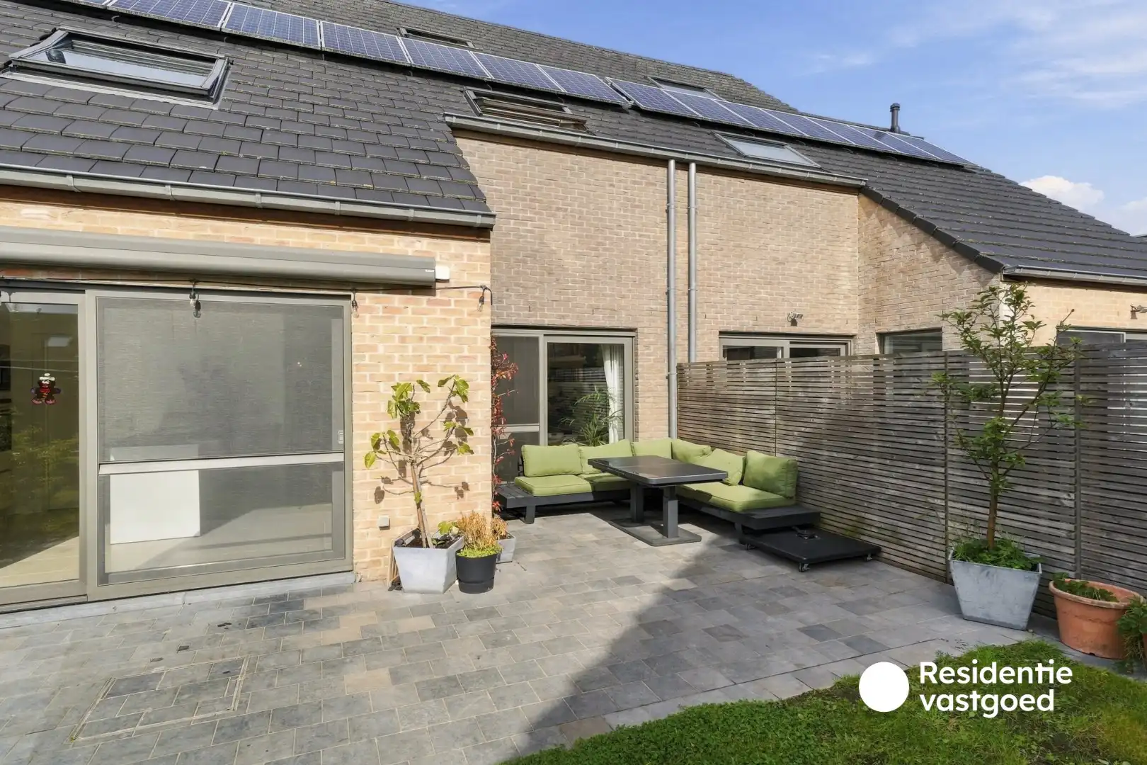 Instapklare woning te koop met garage en tuin! foto 14