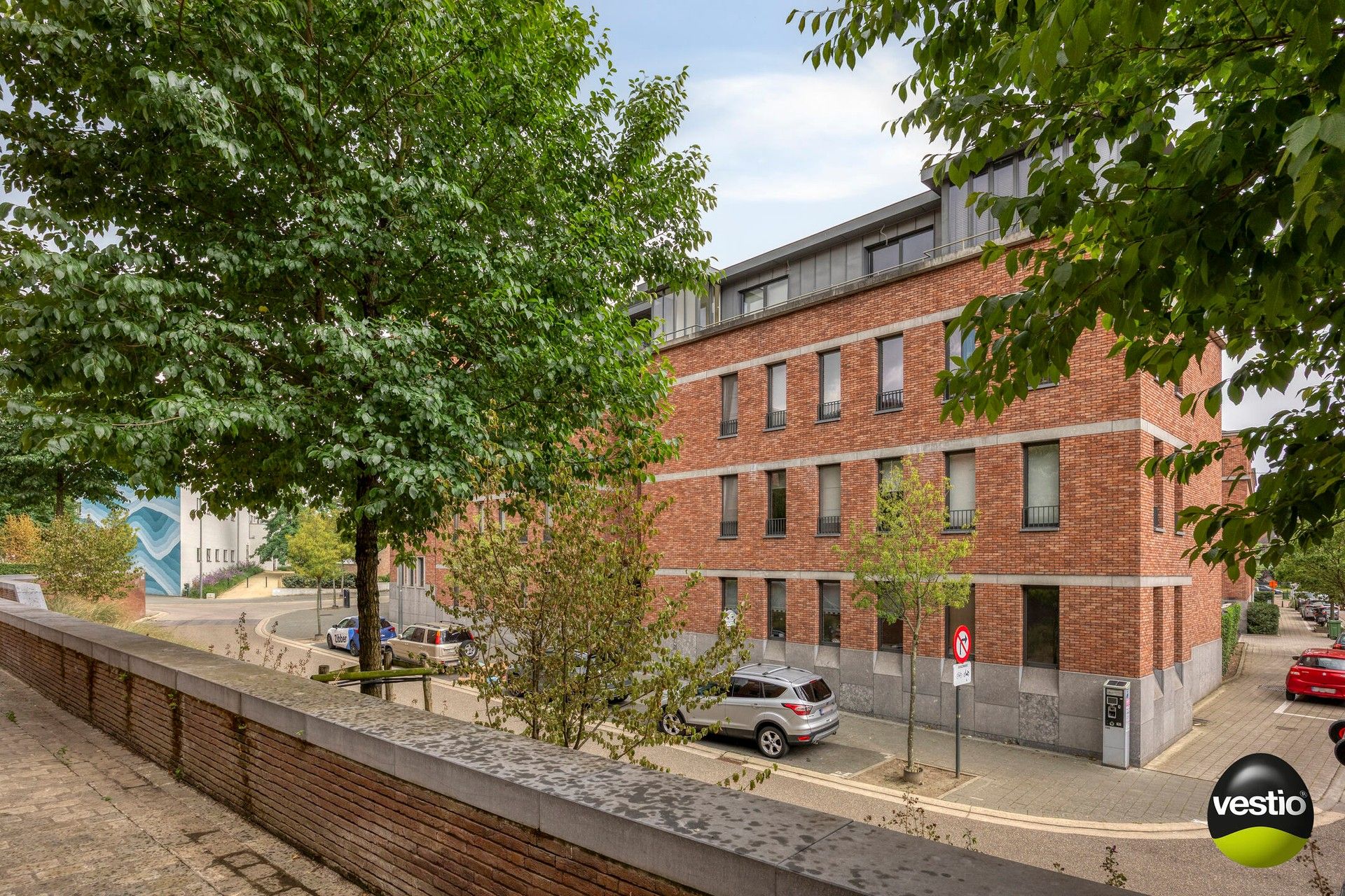 ()=>{if(producerUpdateValueVersion(node),producerAccessed(node),node.value===ERRORED)throw node.error;return node.value} Armand Hertzstraat 36/11 - 3500 Hasselt