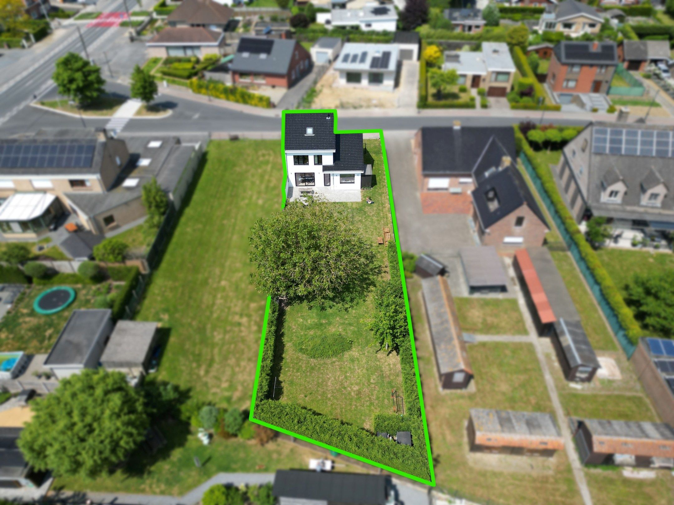 MAGNIFIEK GERENOVEERDE GEZINSWONING MET GARAGE foto 3