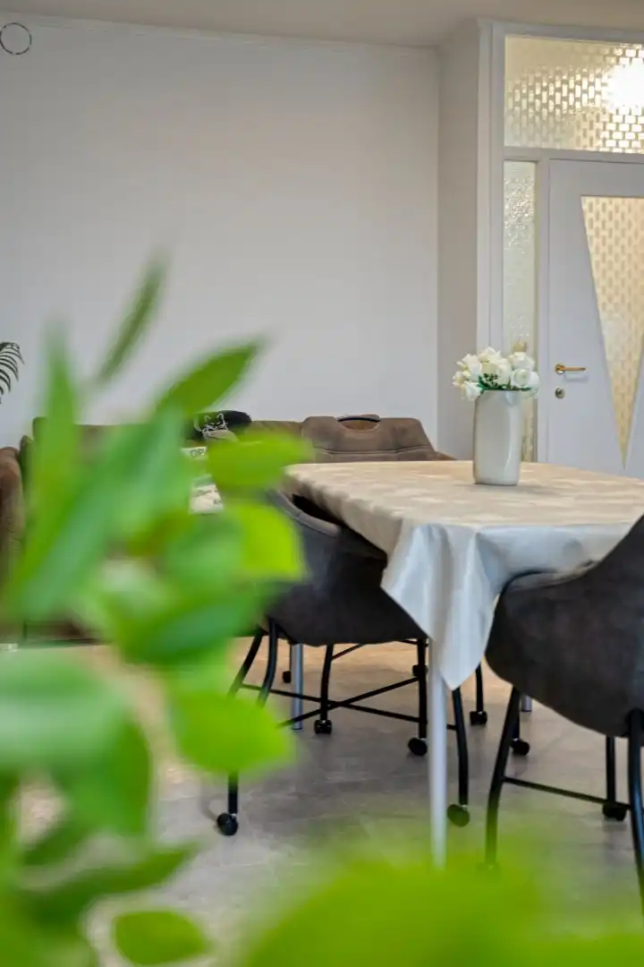 Zeer mooi gerenoveerd appartement met 2 slaapkamers en garage! foto 7