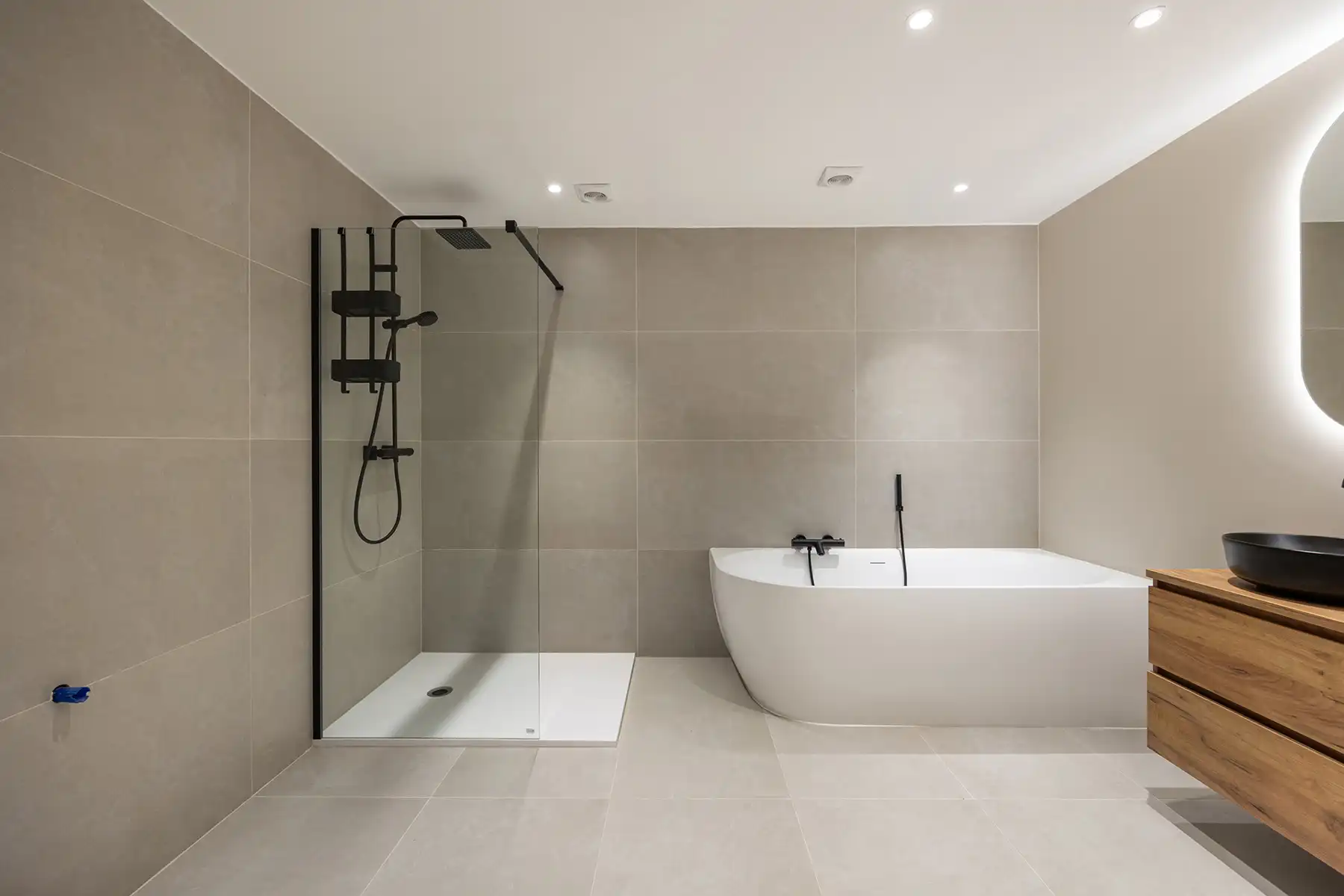 Uitstekend gelegen, ruime woning met zonnige tuin foto 7