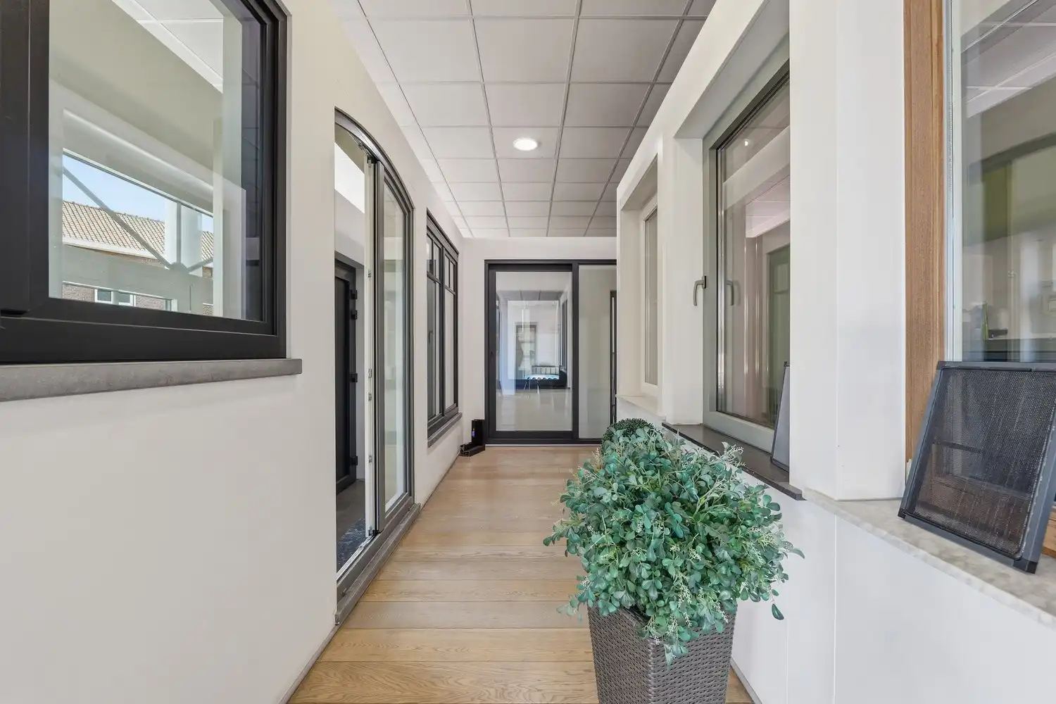 Multifunctioneel gebouw met woonst foto 12