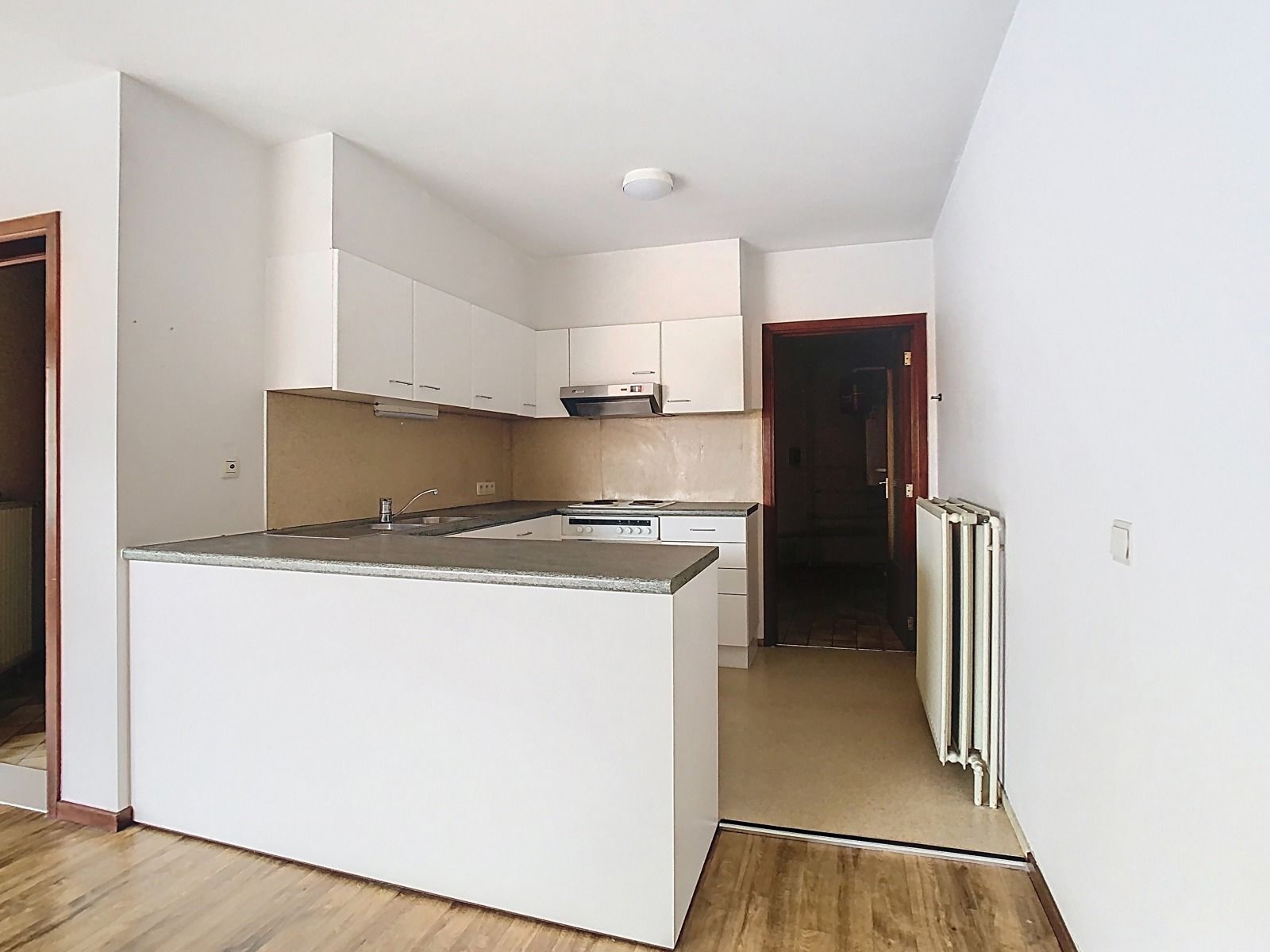 Centraal gelegen appartement met 3 SLPK! foto 5