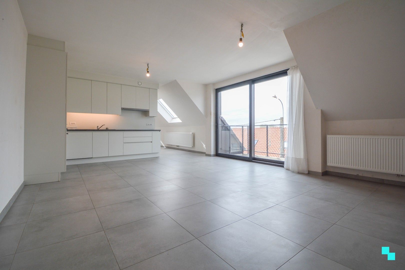 Ruim duplex appartement in hartje Langemark foto {{pictureIndex}}