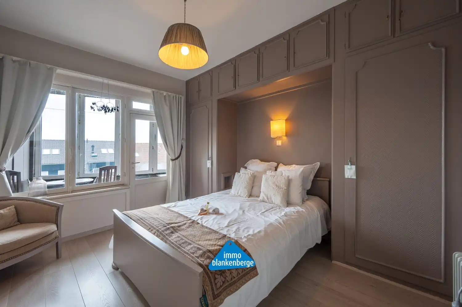 Instapklaar gemeubeld appartement op de Zeedijk van Blankenberge foto 6