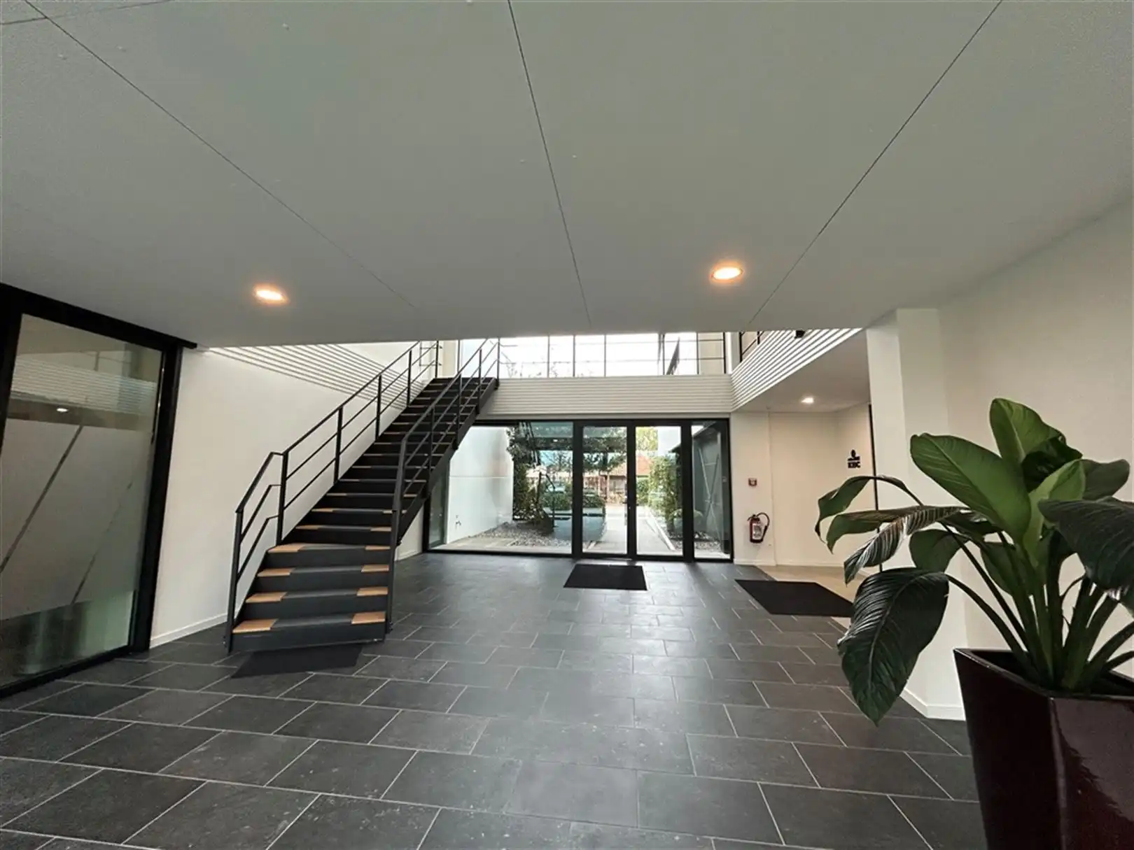Kantoorgebouw foto 3