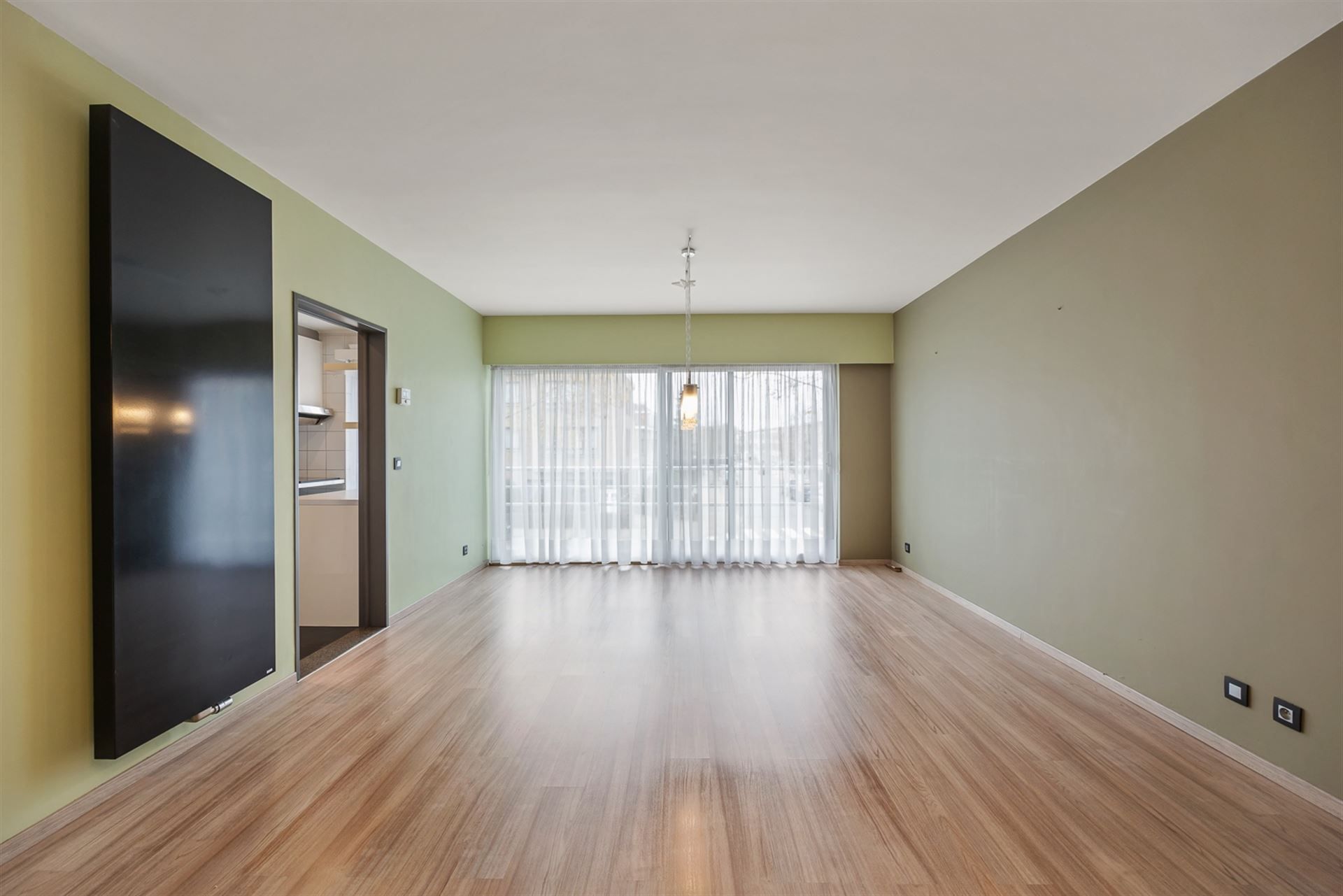 Instapklaar Appartement met Terras en Parking  foto 3