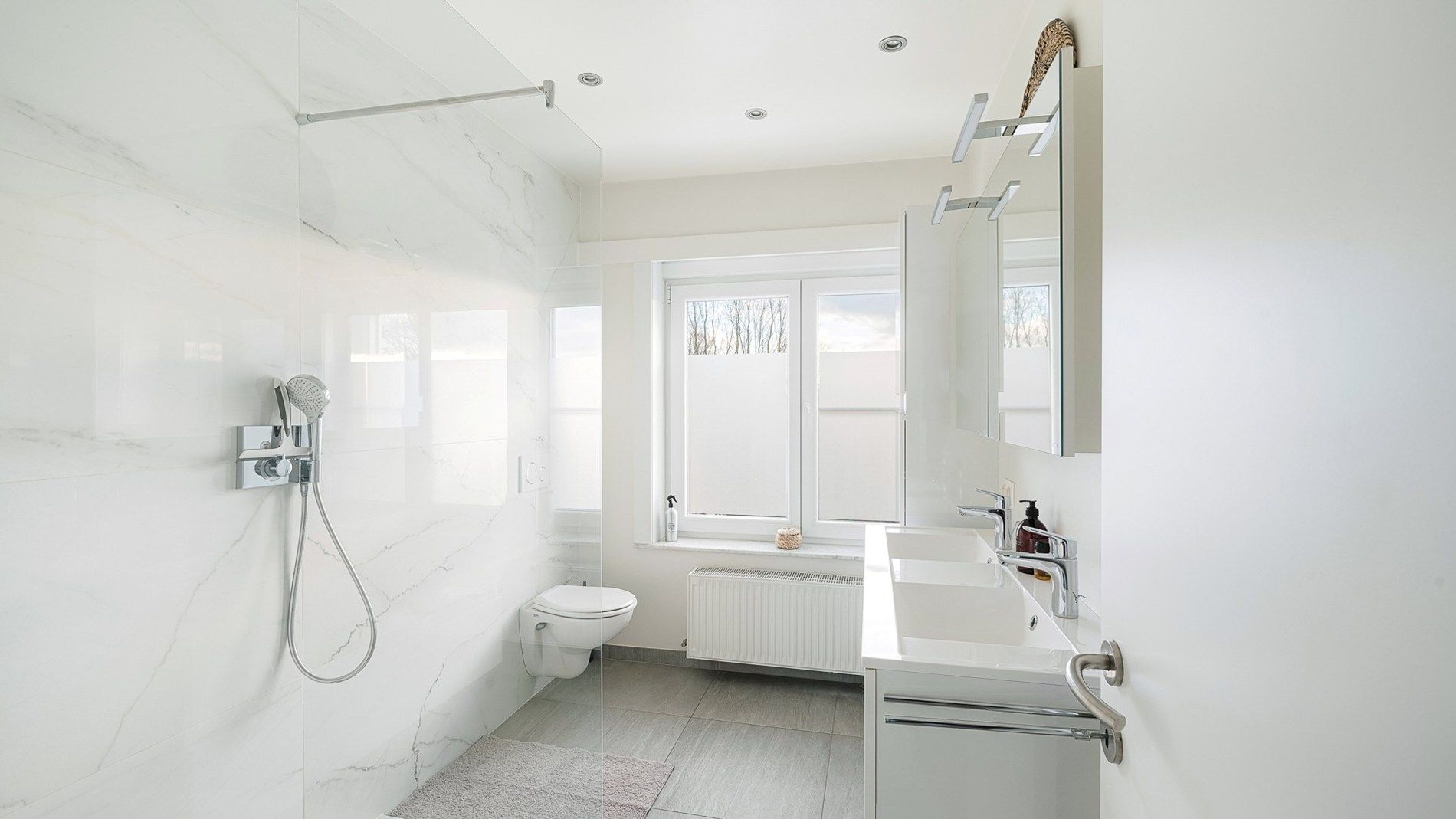 Grote woning met garage en tuin vlakbij Brugge foto 24