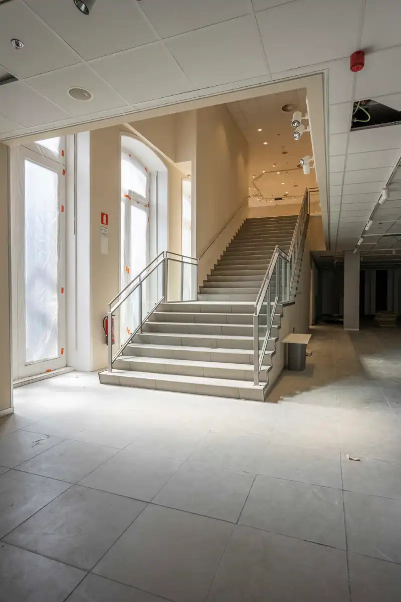Commerciële toplocatie in Shopping Den Tir foto 4