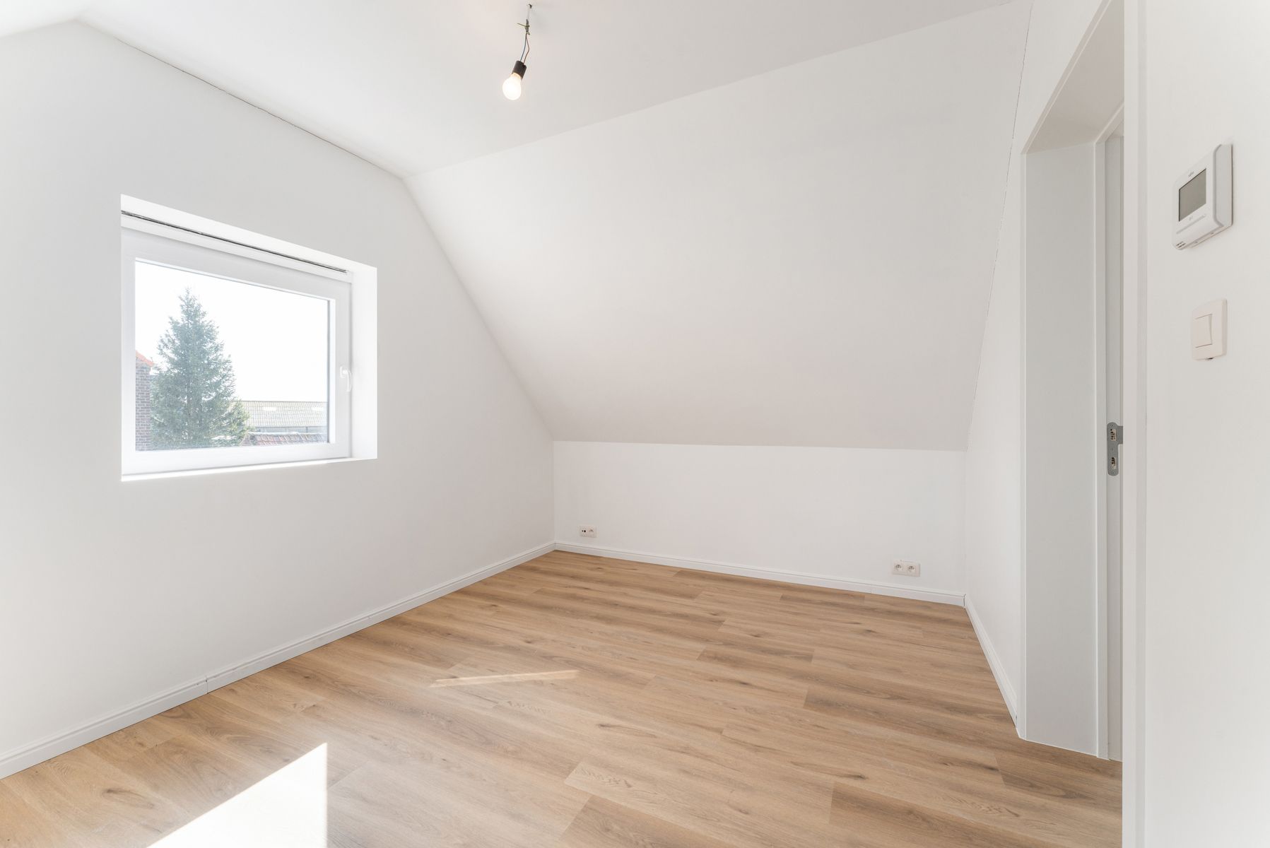 Gerenoveerde woning | 3 slpk | uniek zicht over de velden foto 12