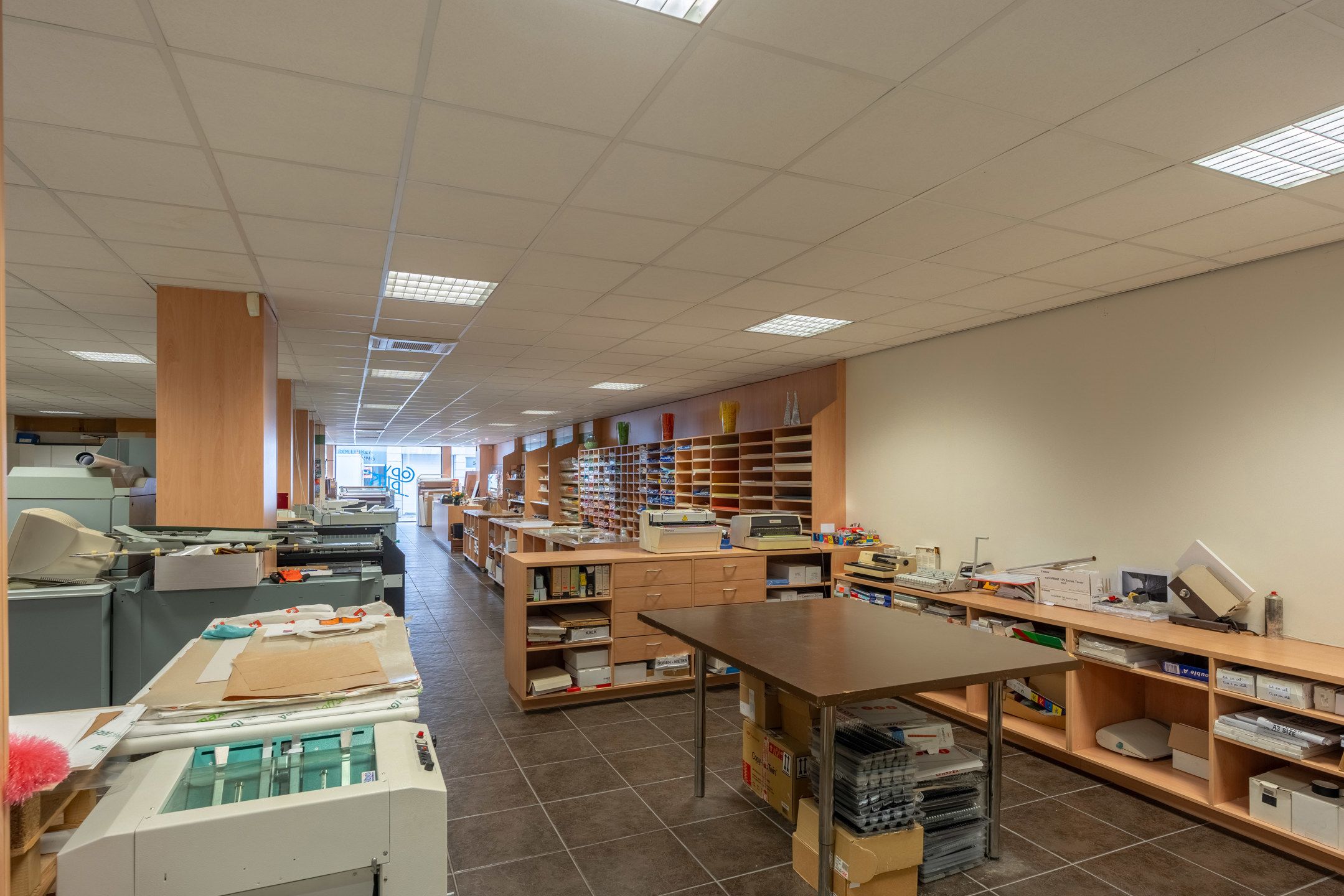 Verrassend ruime handelswoning met bovenliggend appartement. foto 17
