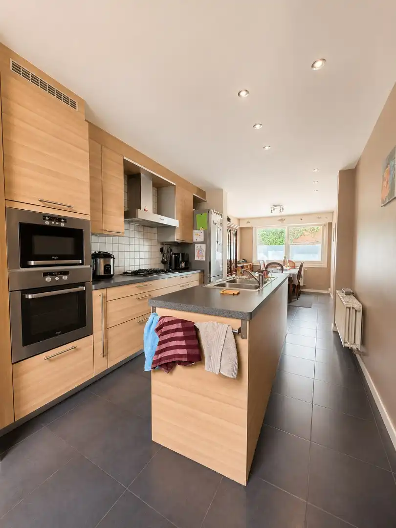 Instapklare gezinswoning met tuin op gunstige locatie foto 6