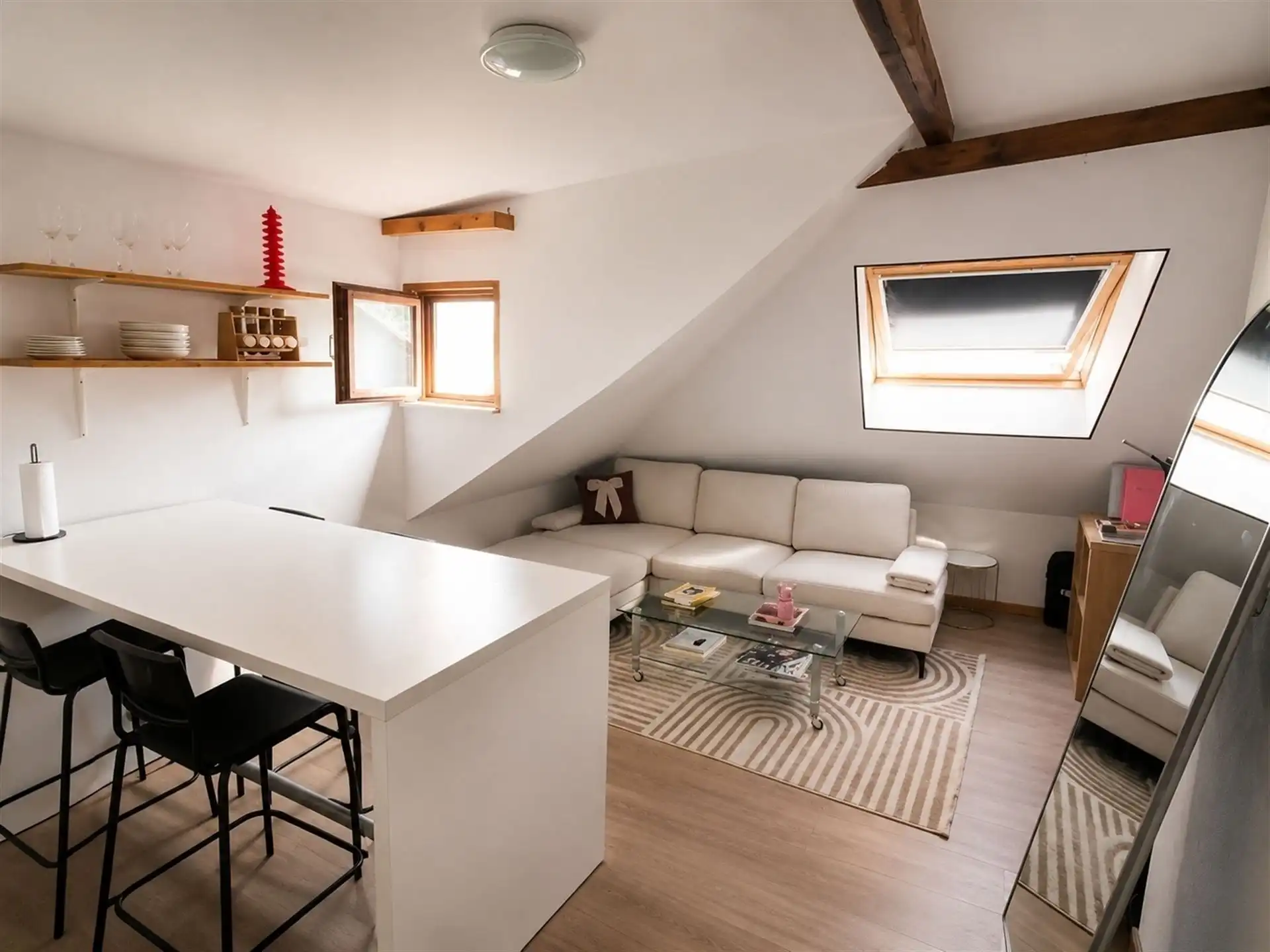 Studentenhuis met 3 koten met eigen badkamer en keuken. foto 19