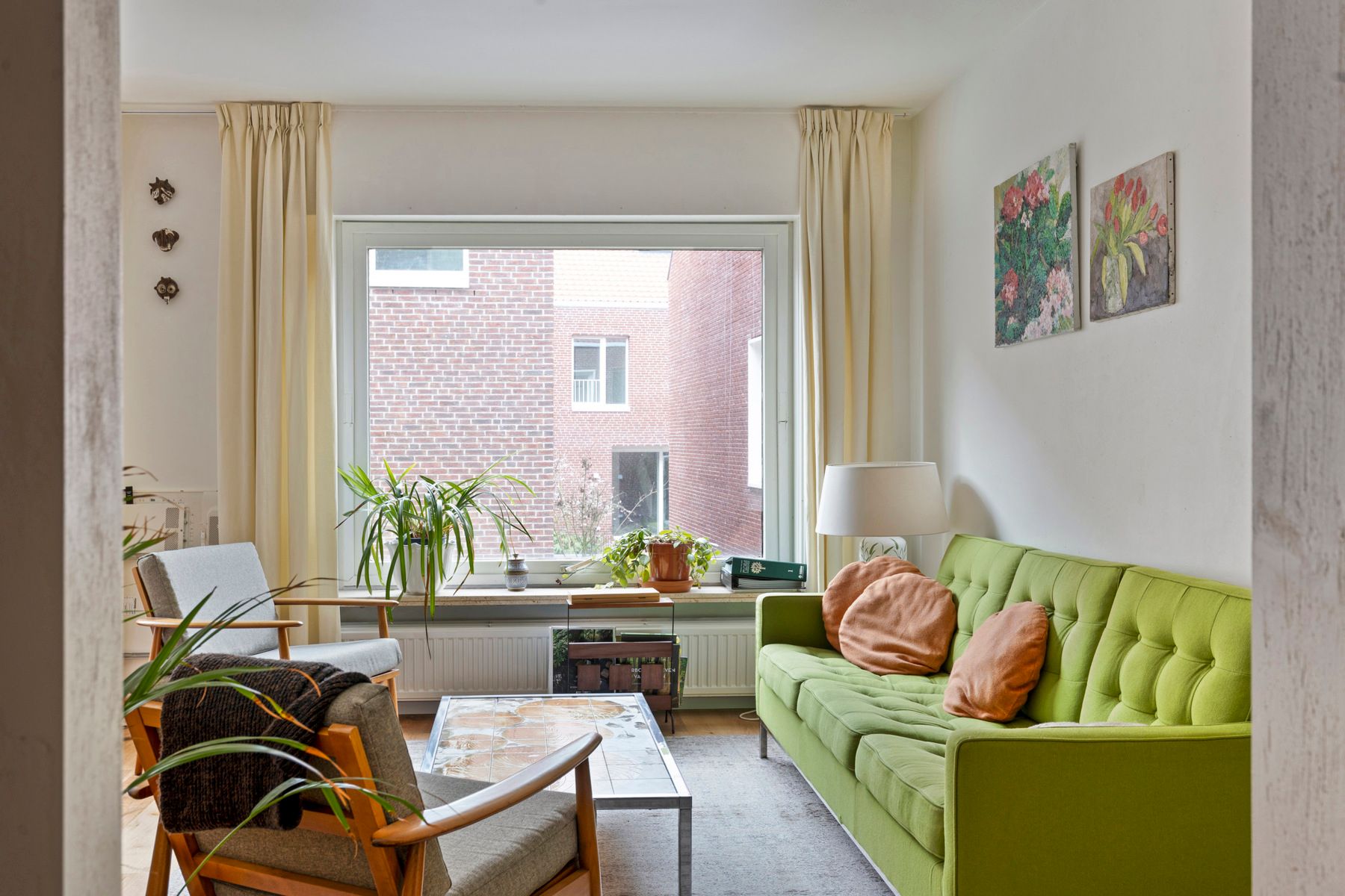 Instapklare stadswoning met grote garage ! foto 8