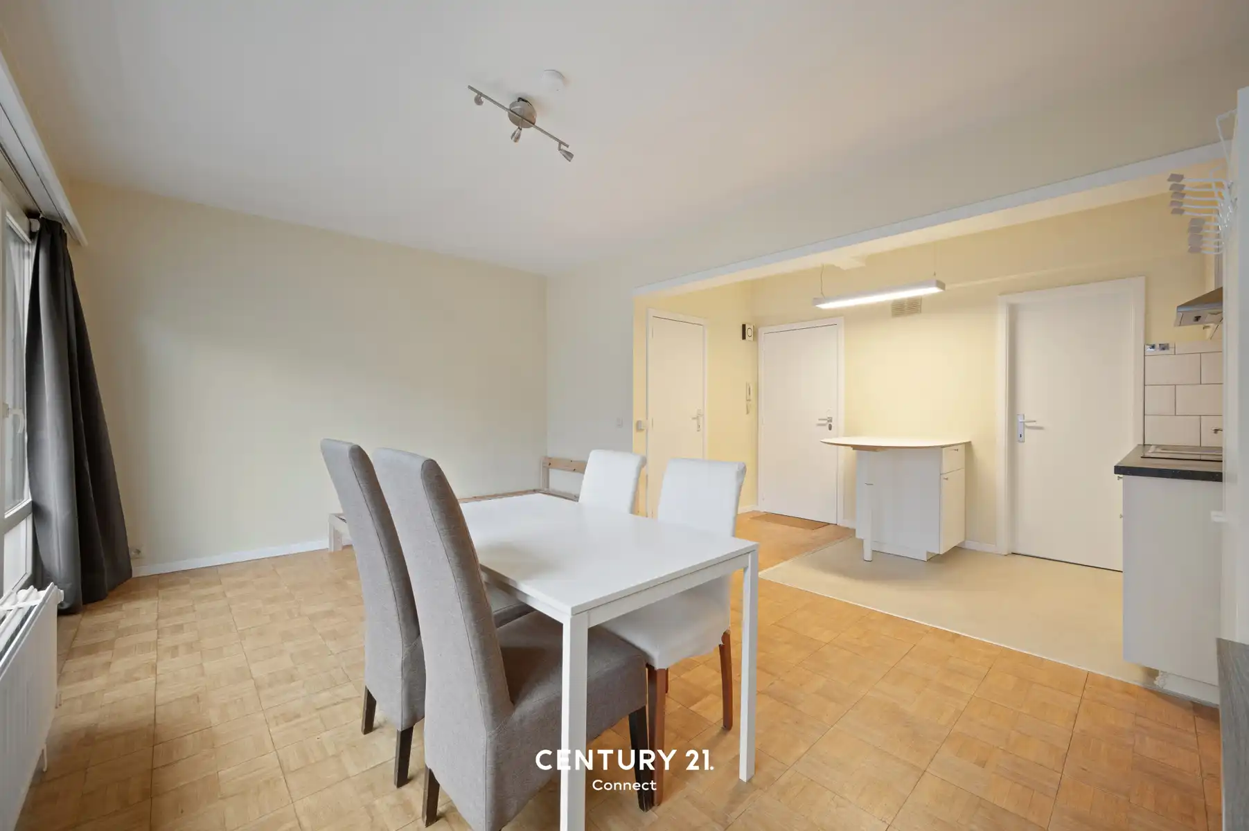 Uiterst ruime studio met balkon te Leuven foto 3