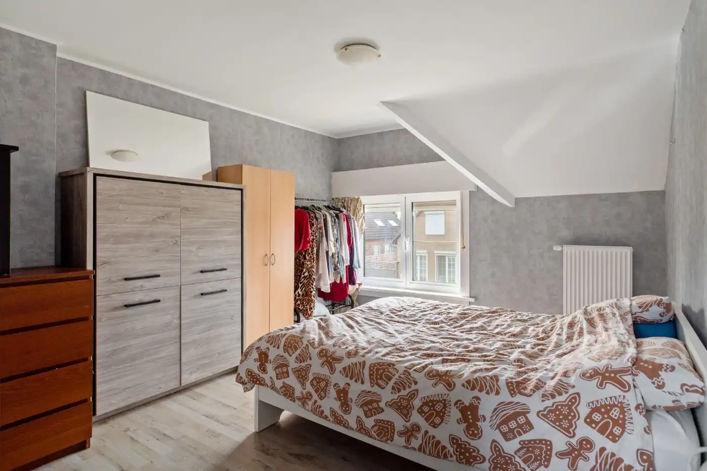 Toffe halfopen ééngezinswoning met 2 slpk., garage/werkplaats én ruime tuin foto 12