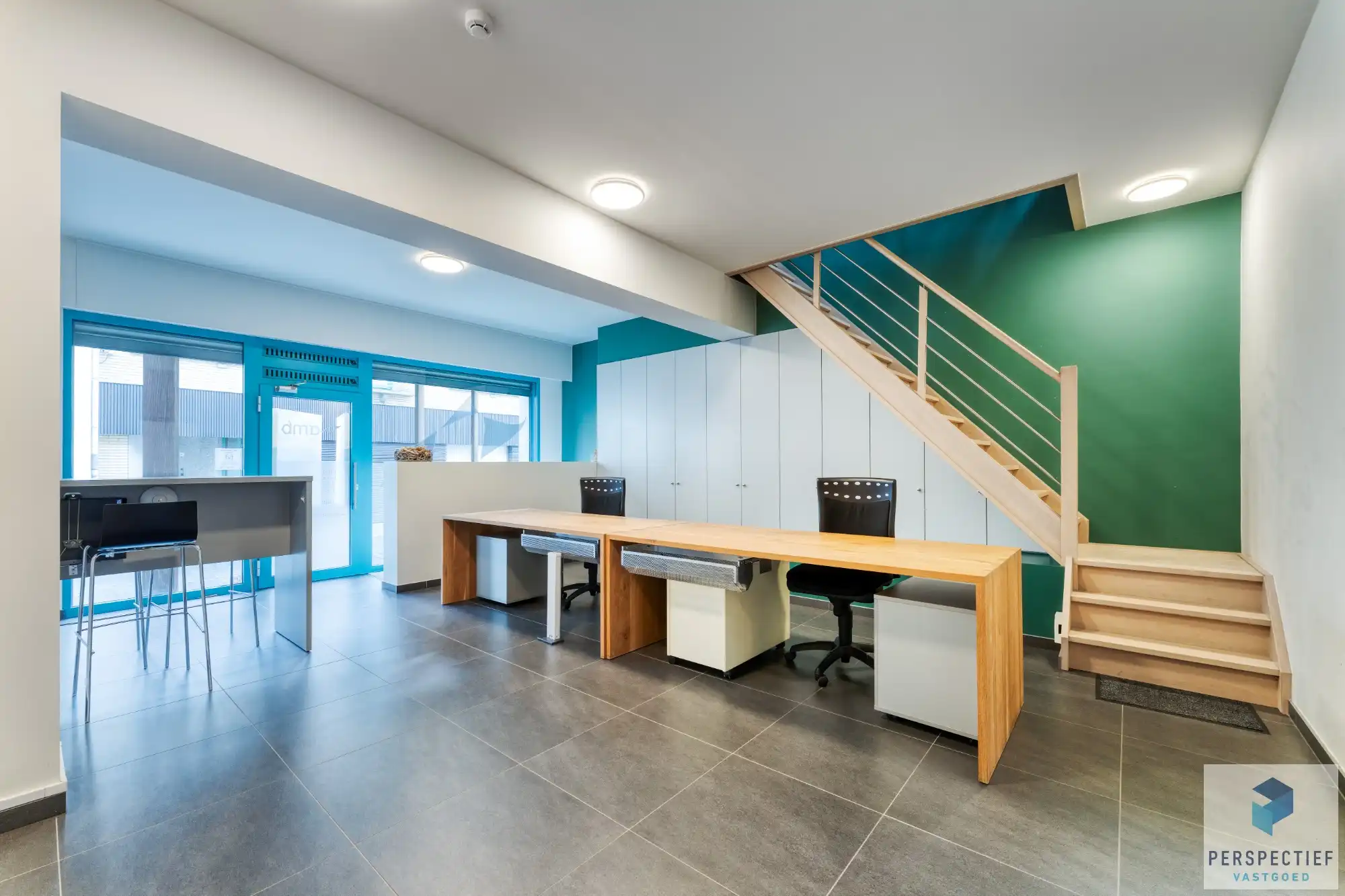 Veelzijdig handelshuis/kantoorgebouw foto 3