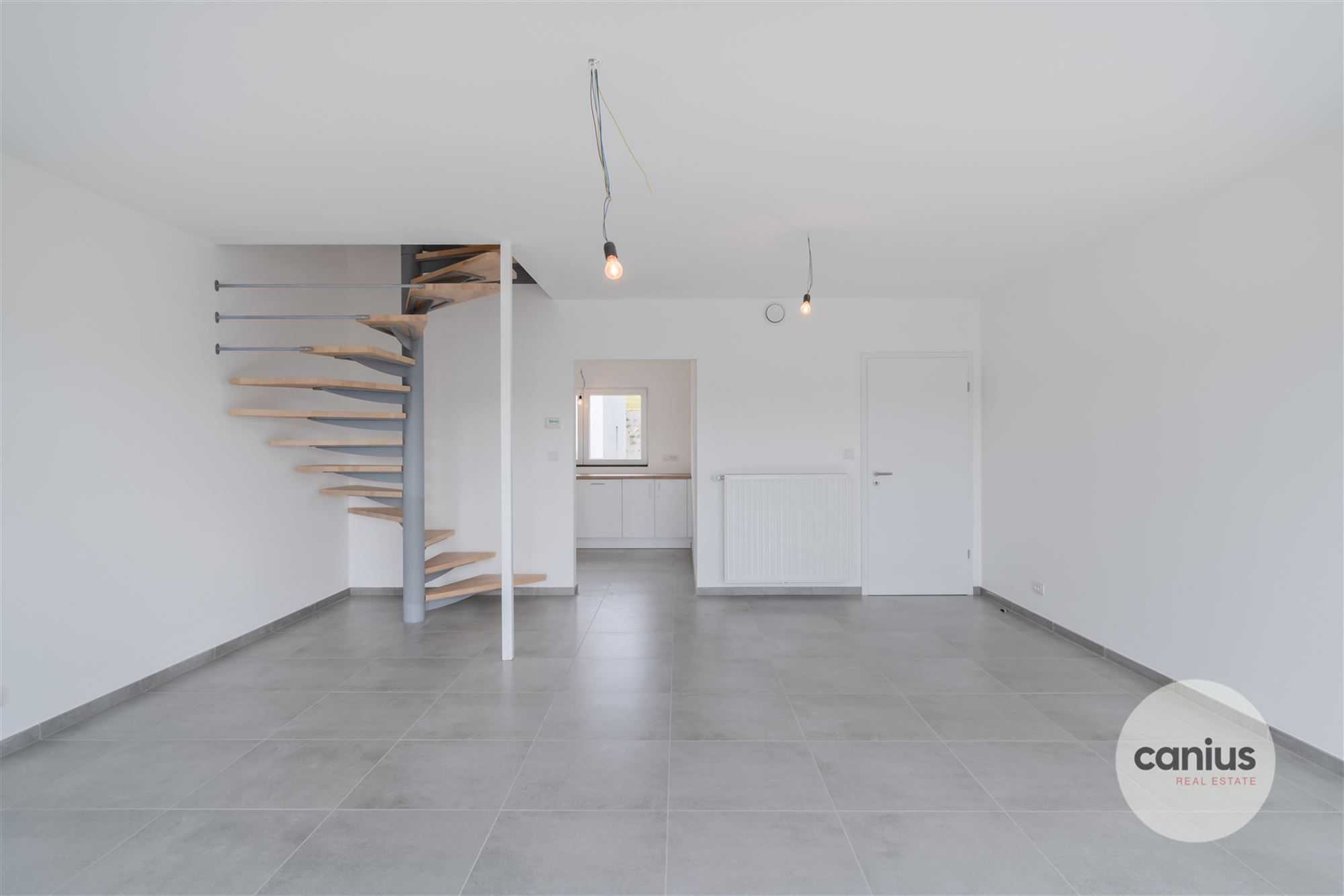 APPARTEMENT 2 CHAMBRES + TERRASSE ET BALCON  foto 3