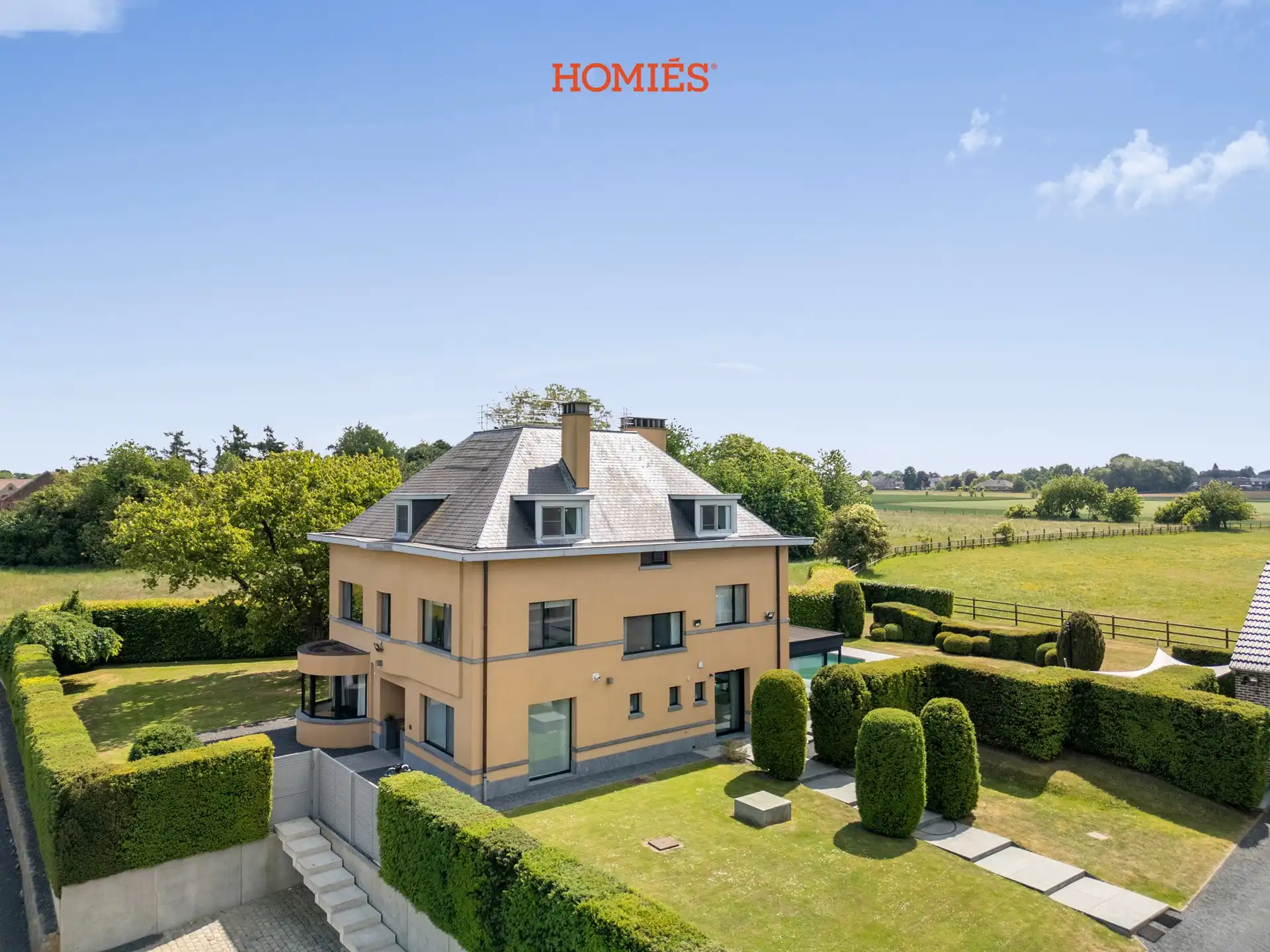 Prachtig kantoorgebouw & villa in groene omgeving foto 9