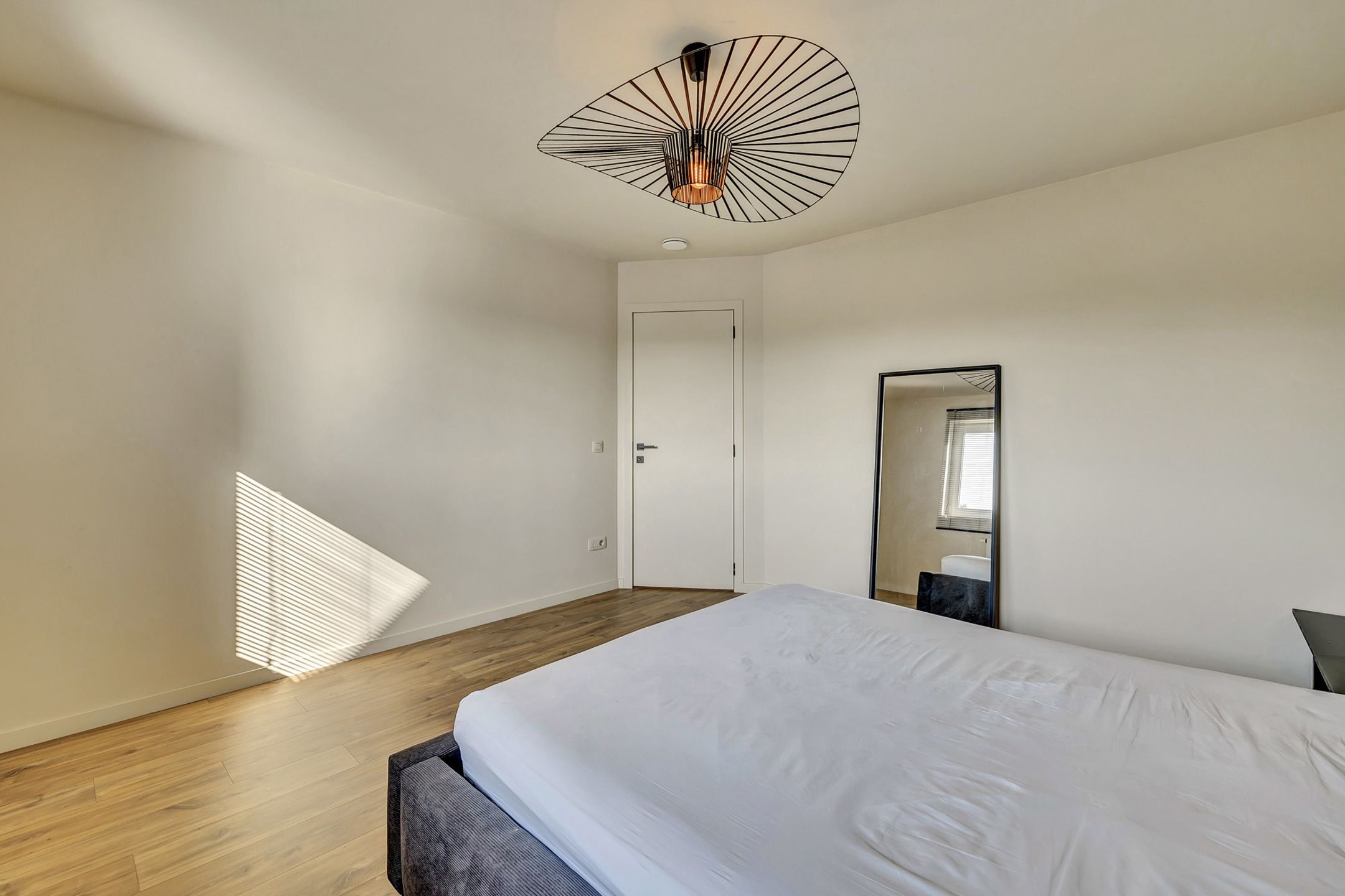 Prachtige woning met 4 slpks, tuin en garage foto 15