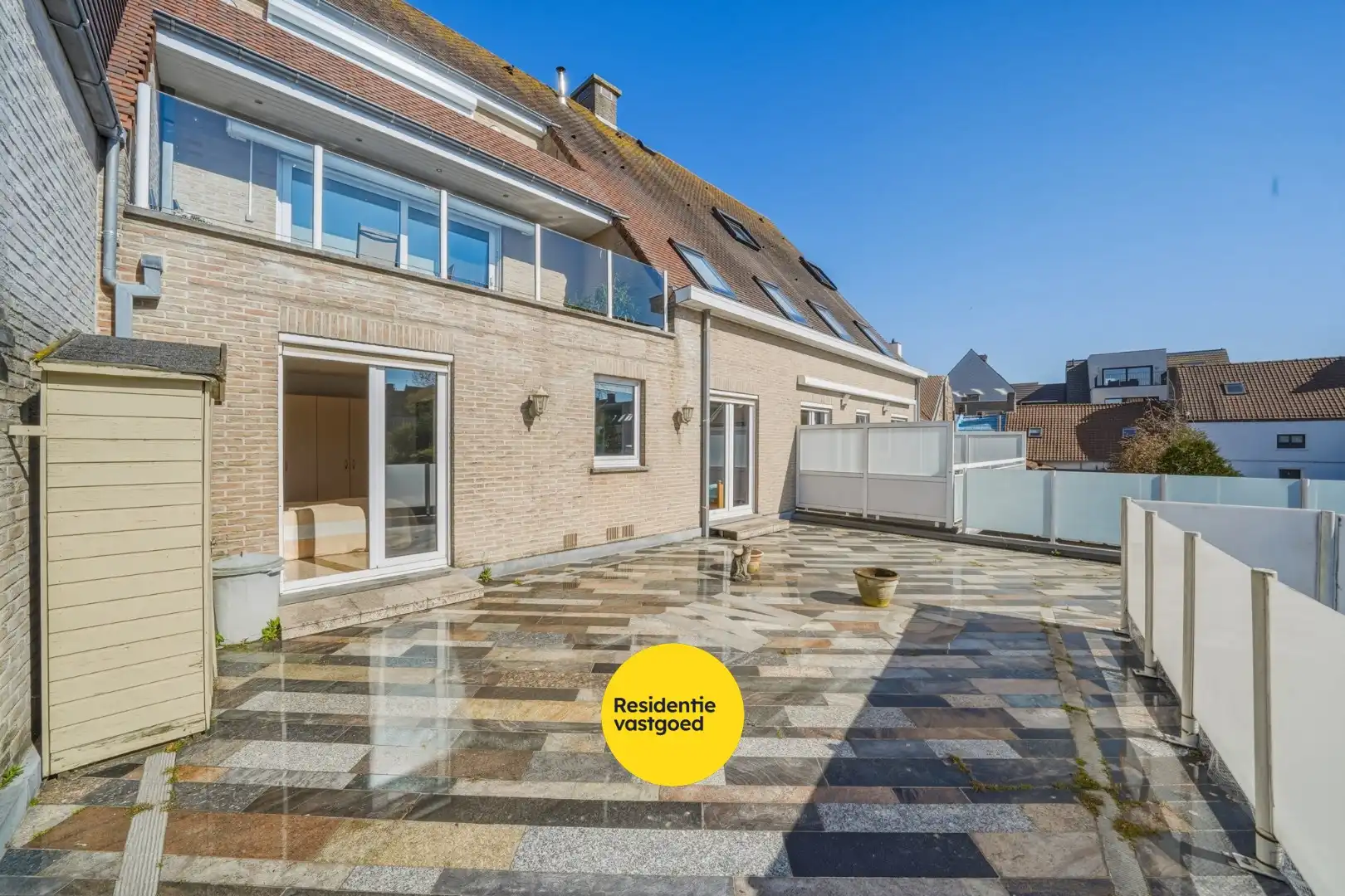 Instapklaar appartement met 2 slaapkamers en terras van 63 m² foto 2
