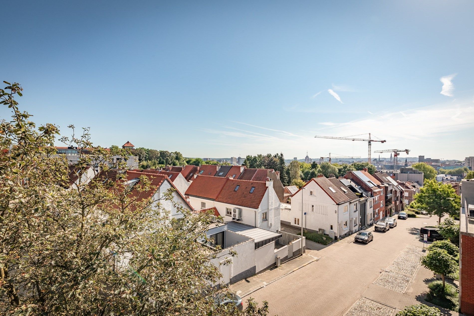 Licht hoekappartement met groot terras en uitzicht over Leuven foto 11