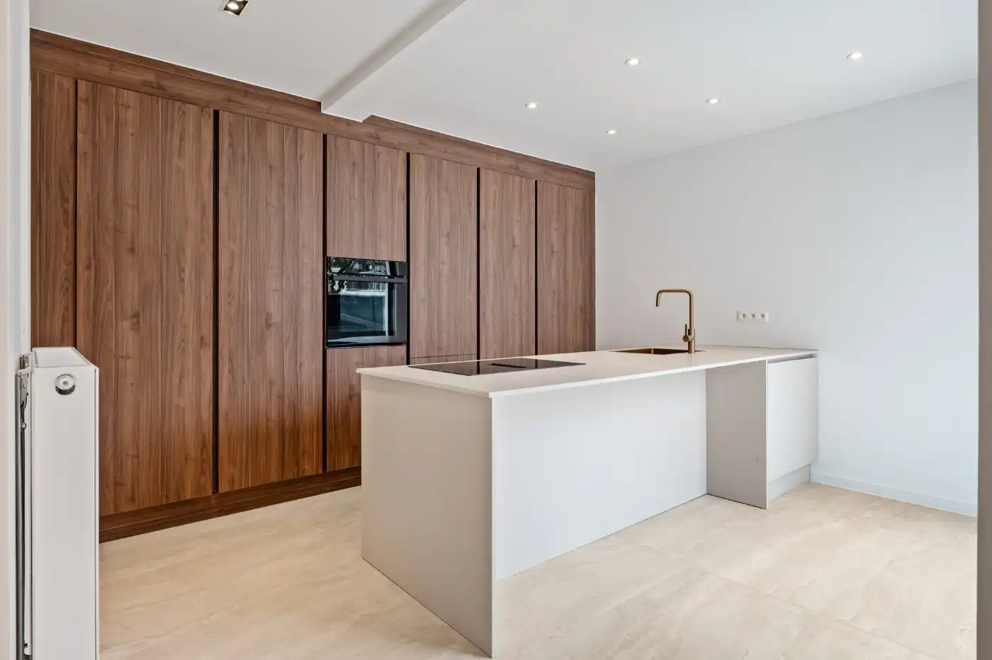 Prachtig gerenoveerde open bebouwing met 3 slpk. en autostaanplaats foto 7