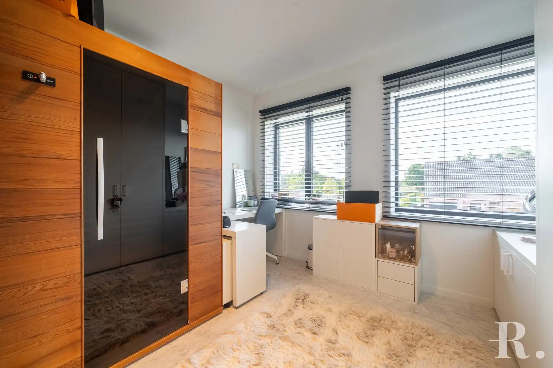 Instapklare woning met alle luxe en zwembad op goede locatie foto 16