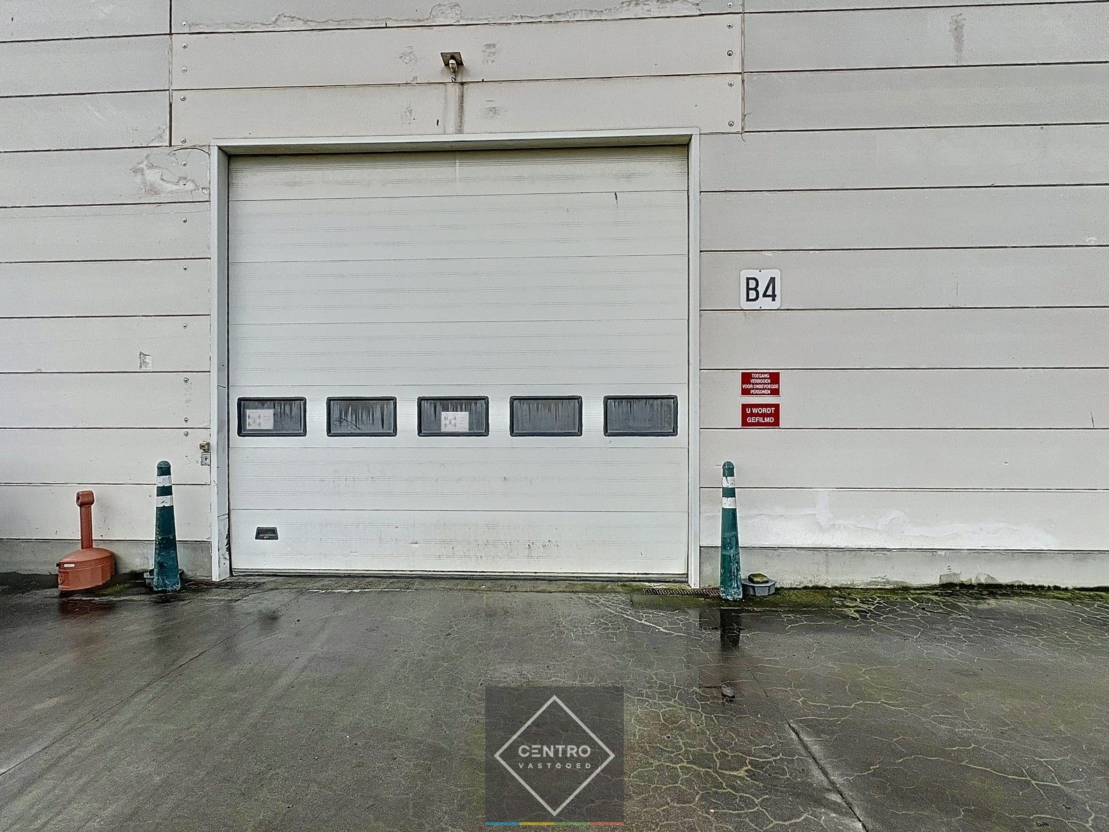 Instapklaar BEDRIJFSGEBOUW bestaande uit een geïsoleerd MAGAZIJN (± 2.935m²) met KANTOORGEBOUW (± 305m²). Ruim verhard buitenterrein én 2 rolbruggen. Op industriezone te Houthulst. foto 8