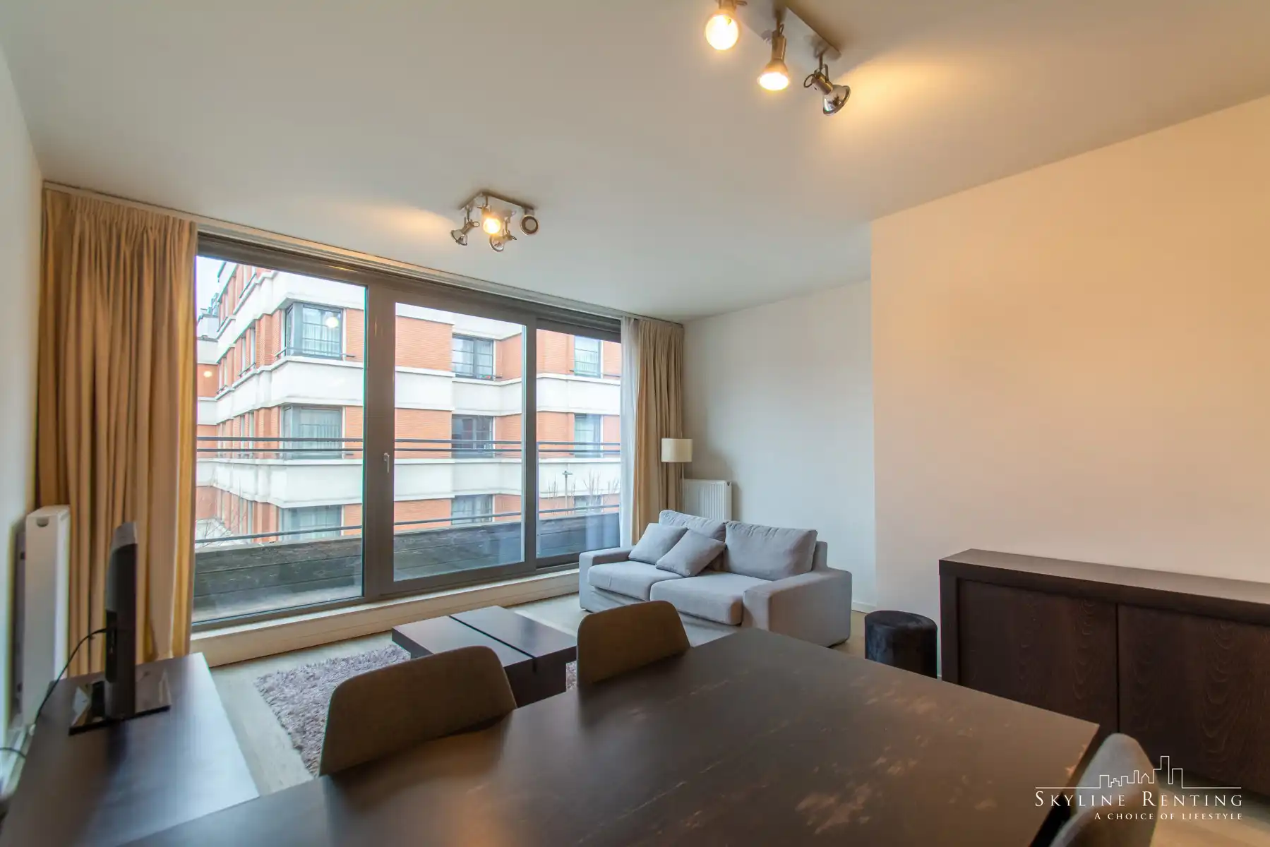 Gemeubeld appartement 1 kamer + terras (Kanaal van Brussel) foto 2